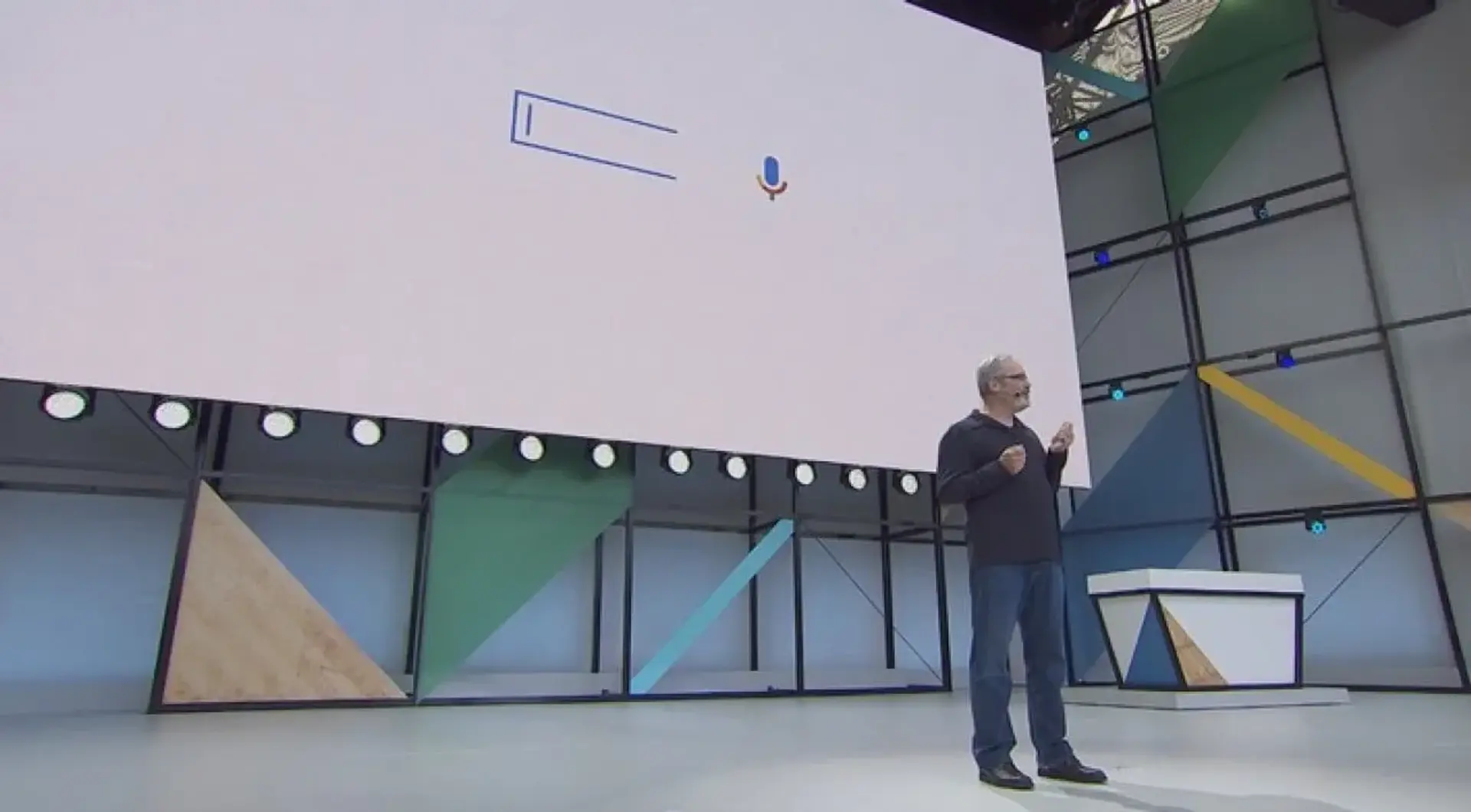 با Google Assistant خود با پیام متنی چت کنید!
