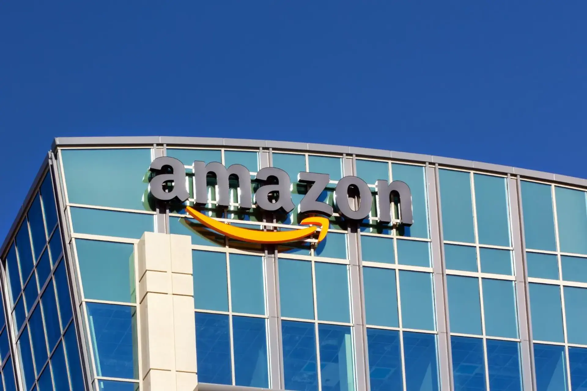 محصول مشترک آمازون و المنت: تلویزیون های 4K مجهز به دستیار صوتی Alexa و گیرنده دیجیتال Fire TV