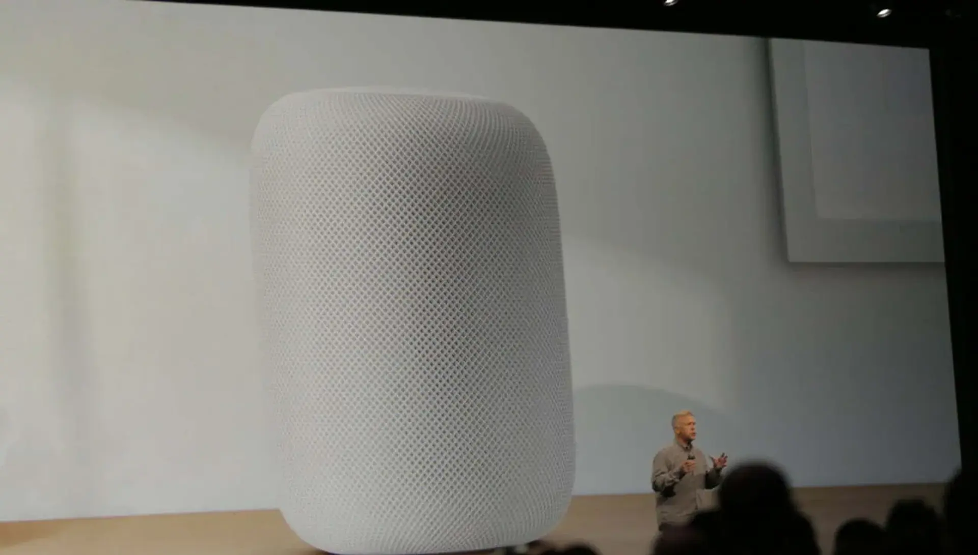 آمازون برگ برنده اش را نسبت به محصول جدید اپل رو کرد ! / پیشنهاد همکاری الکسا با HomePod