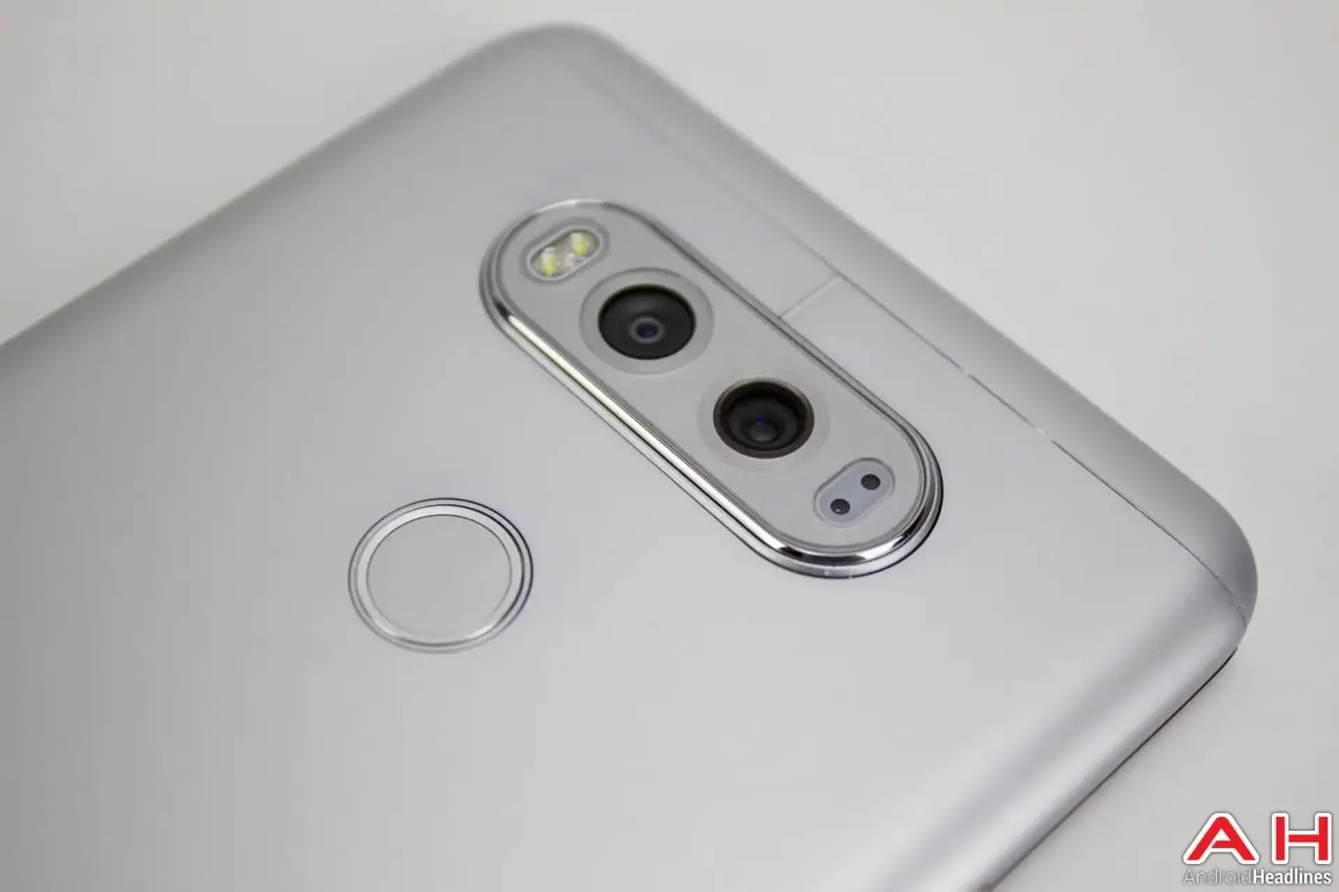 ال‌جی V30 به نمایشگاه IFA برلین می‌آید