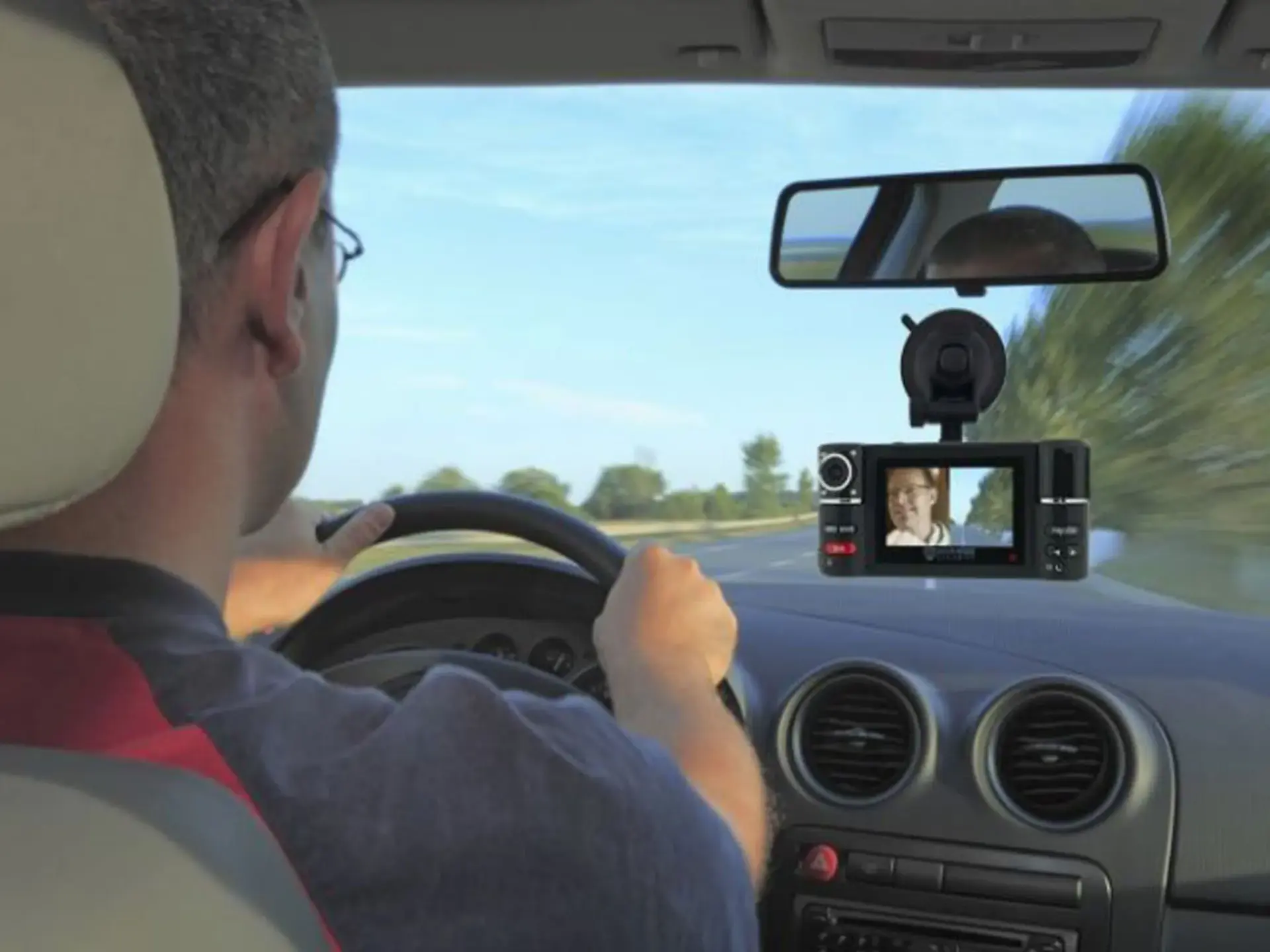 دوربین dashcam با قابلیت تصویربرداری 360 درجه، اتومیبیل شما را از دست سارقان نجات می دهد