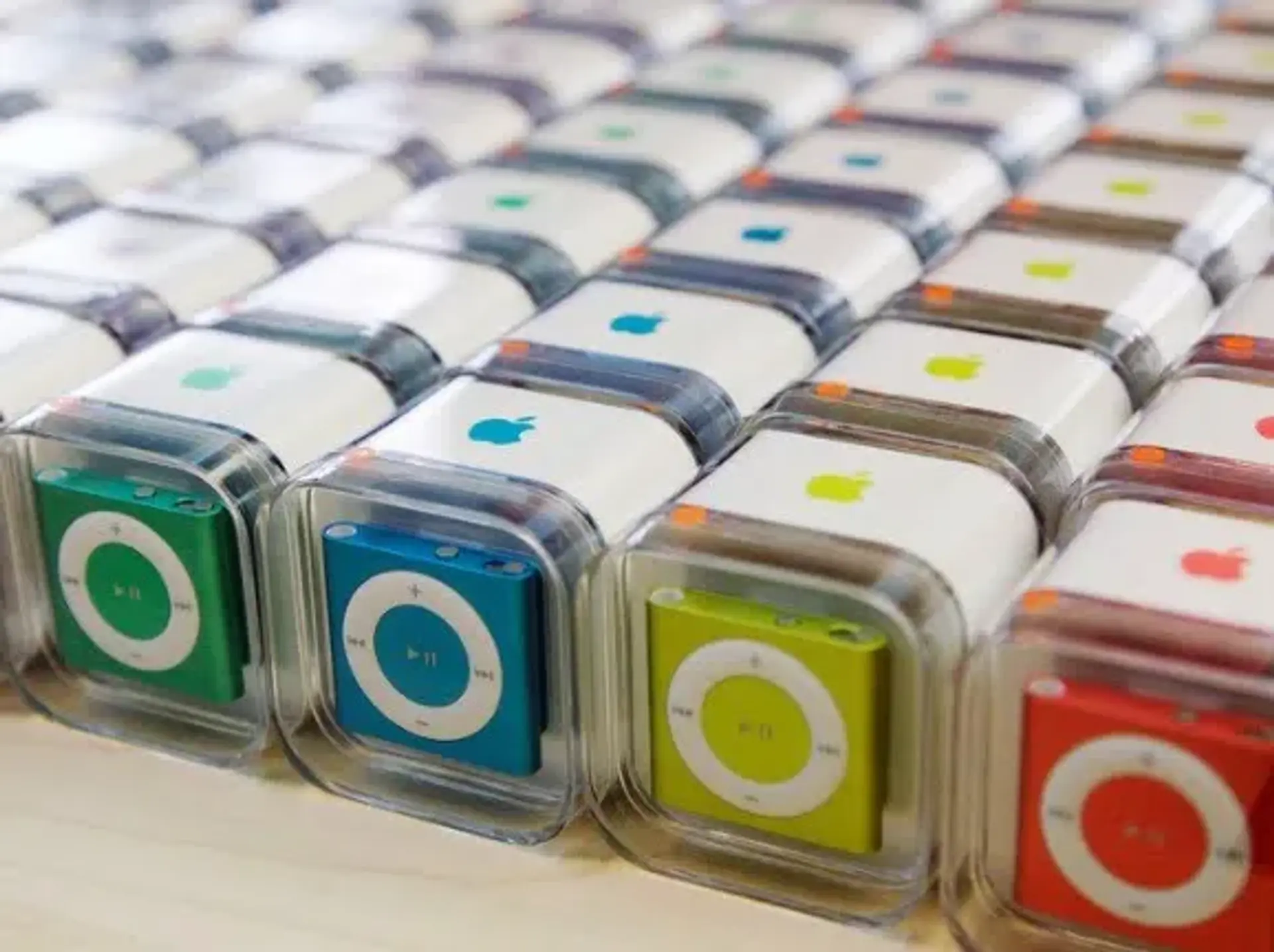 خداحافظ IPOD ،  تشکر برای همه موسیقی ها و فایل های صوتی !