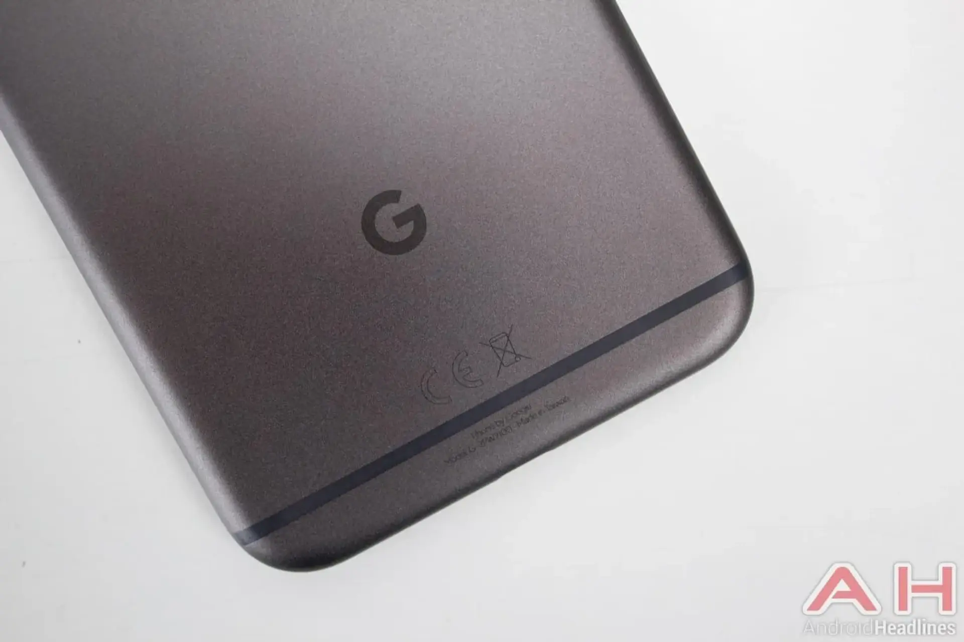 انتشار رندرهای سه بعدی از گوگل پیکسل XL 2 + فیلم
