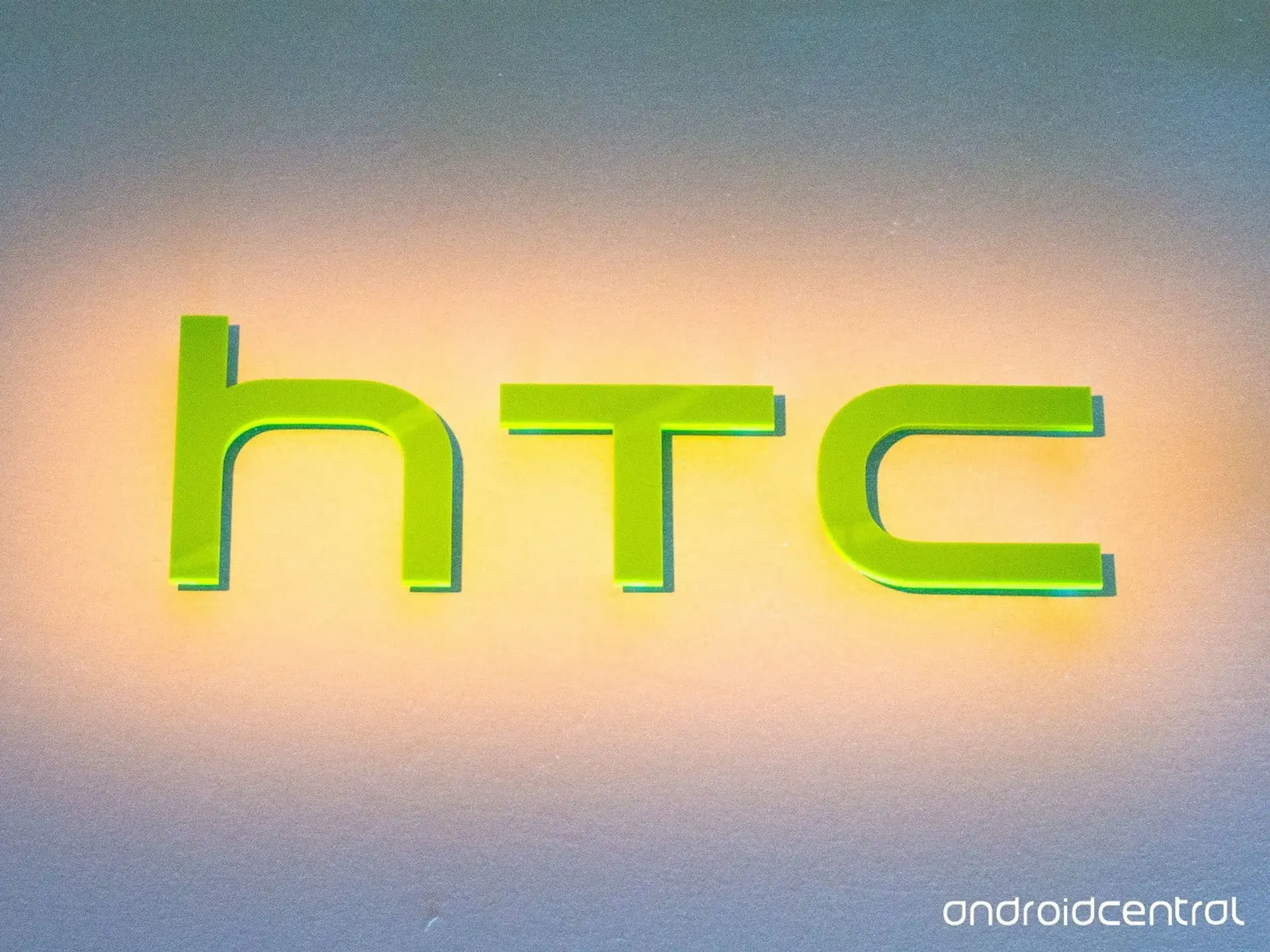 گوگل در پی خرید واحد تولید موبایل HTC