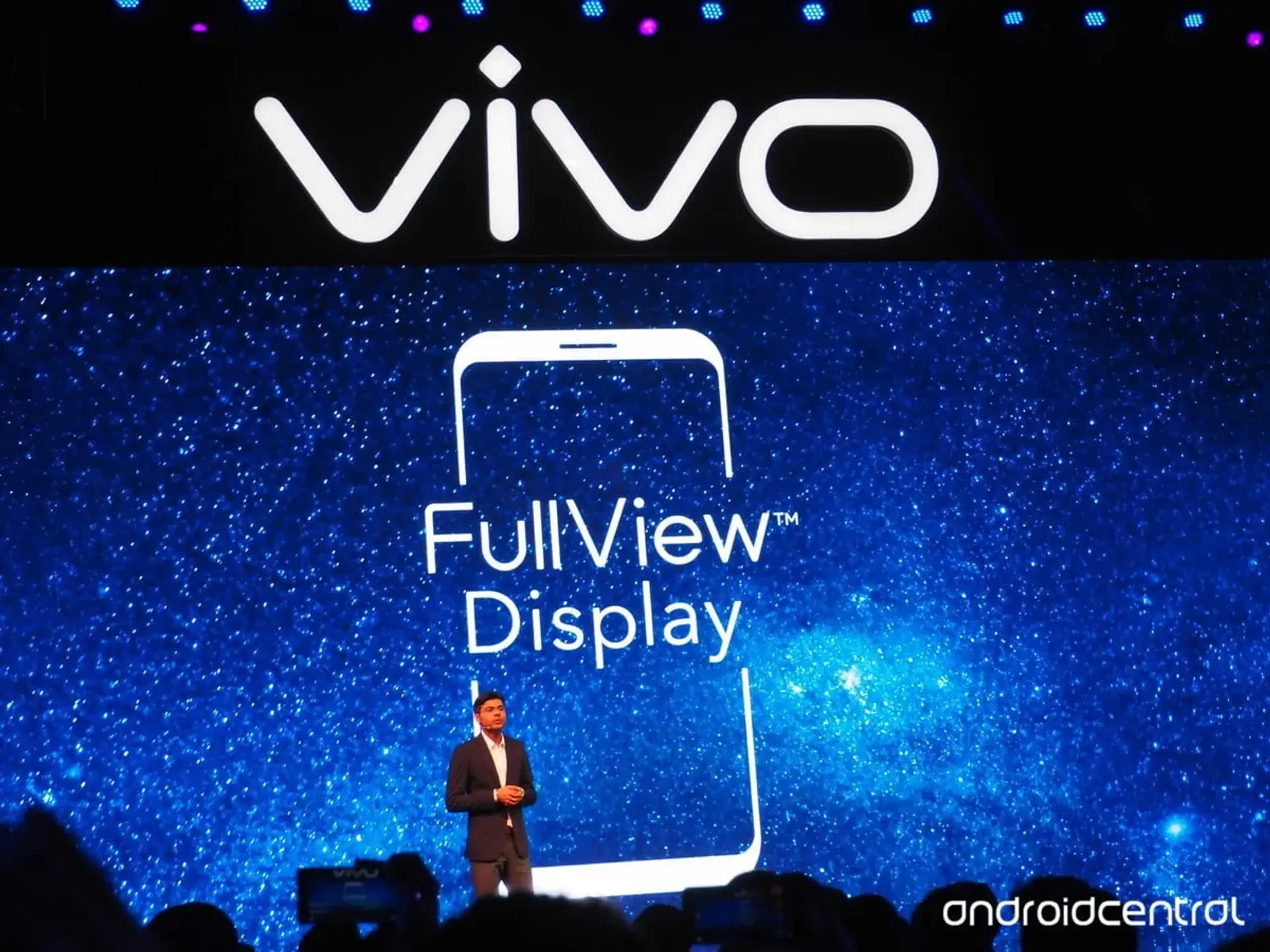 گوشی Vivo V7 Plus با قاب بدون حاشیه و دوربین جلو 24 مگاپیکسلی