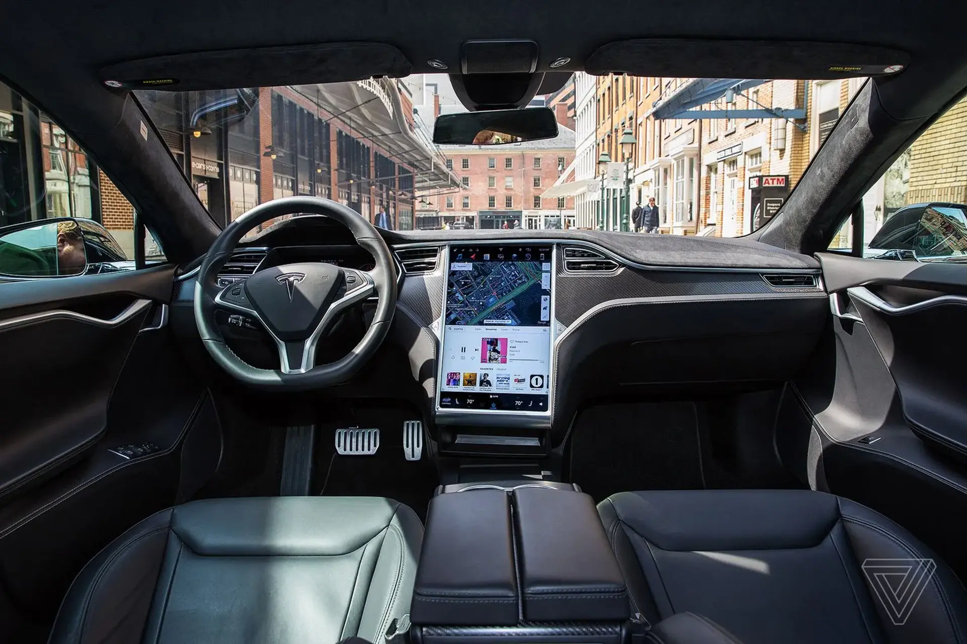 تسلا ادعا کرده تراشه self-driving ماشین خود را با چیپ ست AMD توسعه خواهد داد
