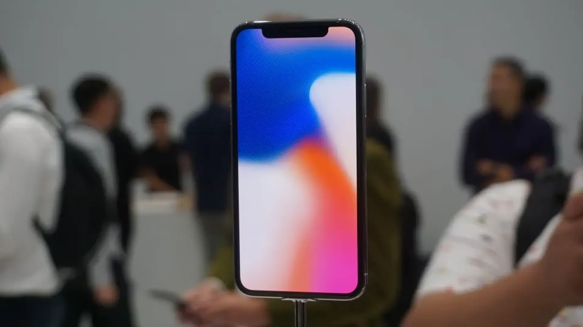 آیا انتظار برای iPhone X طولانی تر می شود؟