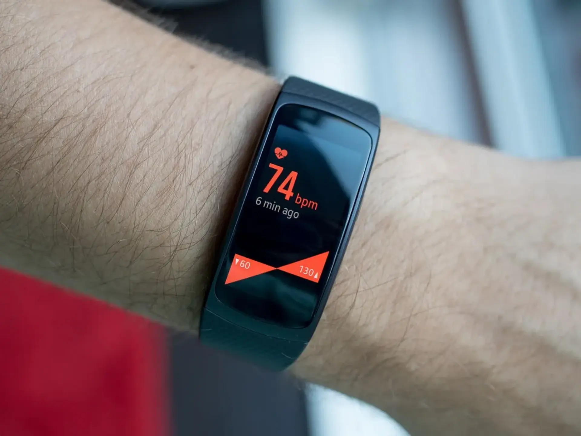 بروزرسانی ساعت هوشمند سامسونگ Gear Fit 2: نظارت مداوم بر ضربان قلب