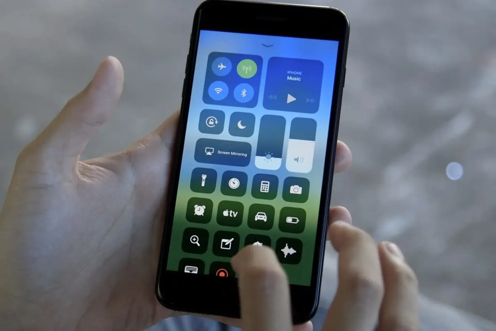 انتشار بروزرسانی iOS 11.0.3  برای آیفون و آیپد