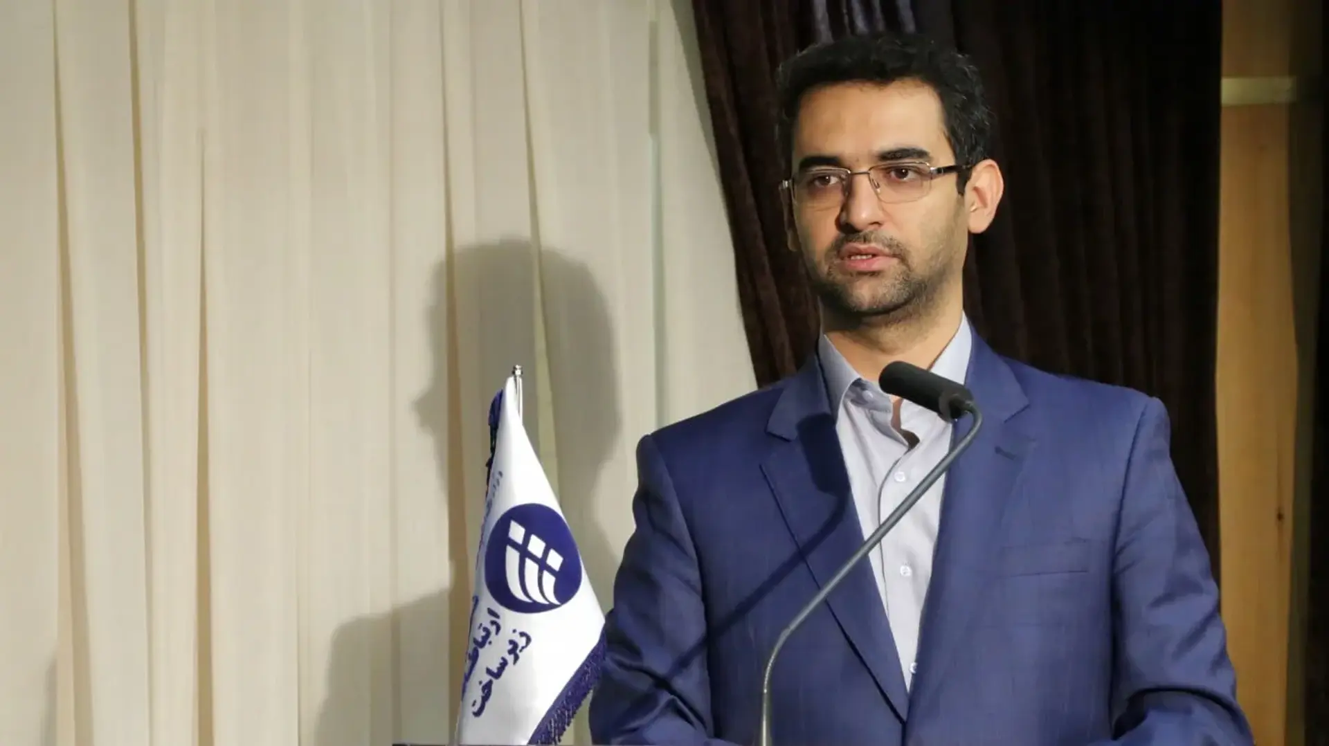 قیمت گوشی موبایل گران نخواهد شد ! سیستم رجیستری فعلا اعمال مقررات نمی‌کند
