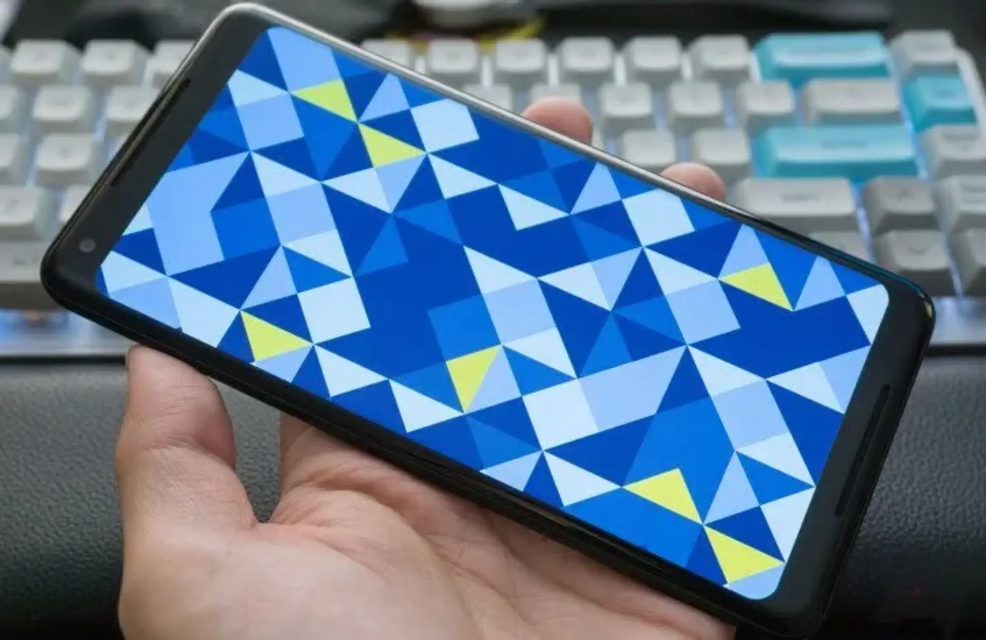 لبه‌های صفحه نمایش پیکسل XL 2 به لمس پاسخ نمی‌دهد !