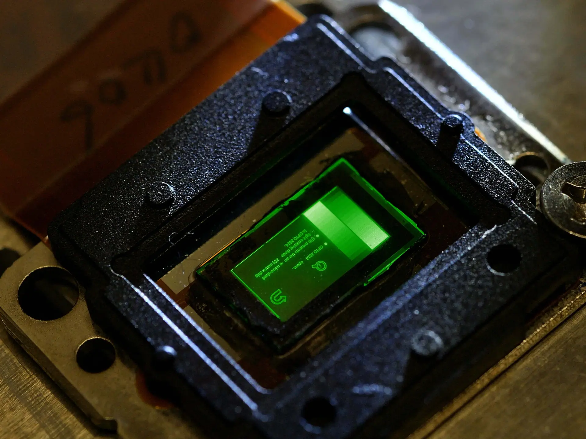 راه اندازی خط تولید صفحه نمایش micro-LED  توسط اپل !