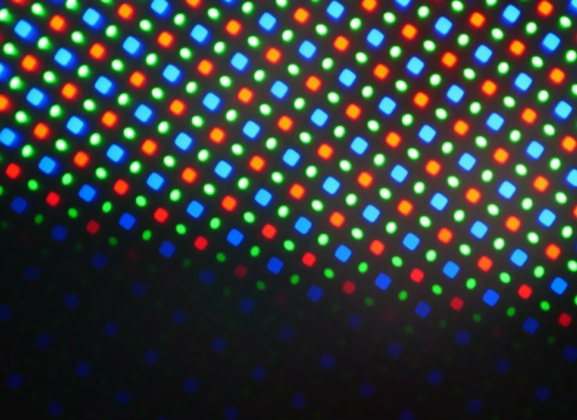 آیا شرکتی می تواند در تولید صفحه نمایش OLED رقیب سامسونگ شود؟
