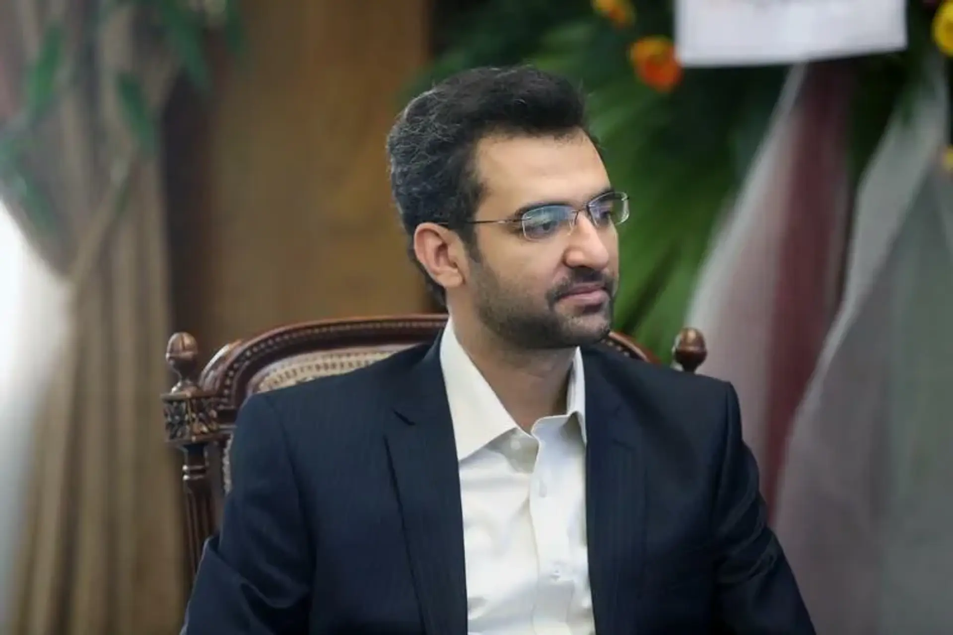 مهلت ۳۰روزه برای ثبت گوشی در گمرک/کاهش ۱۰هزار تومانی قیمت اینترنت