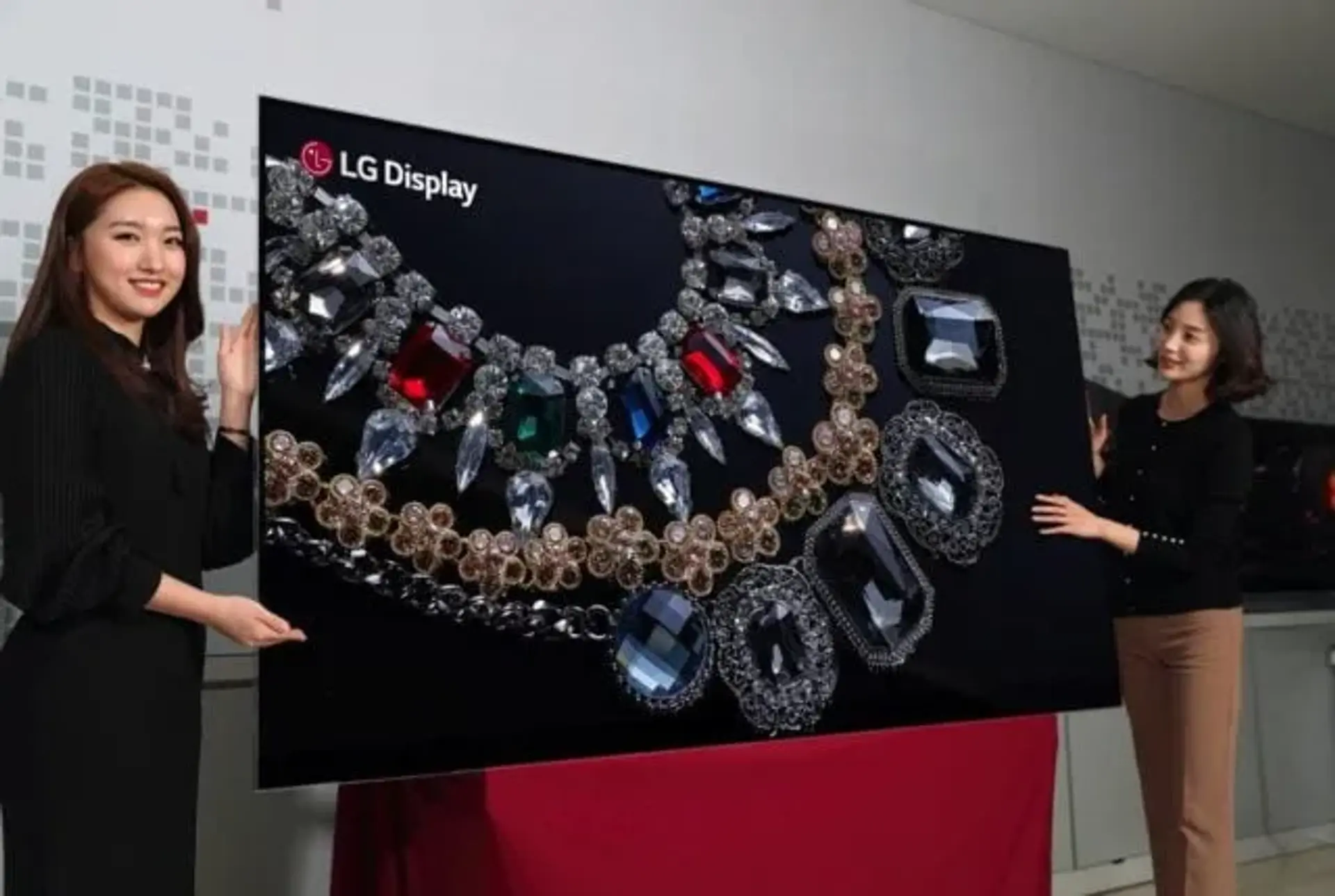 اولین نمایشگر 8K جهان ، 88 اینچی و OLED ؛ محصولی جدید از ال جی