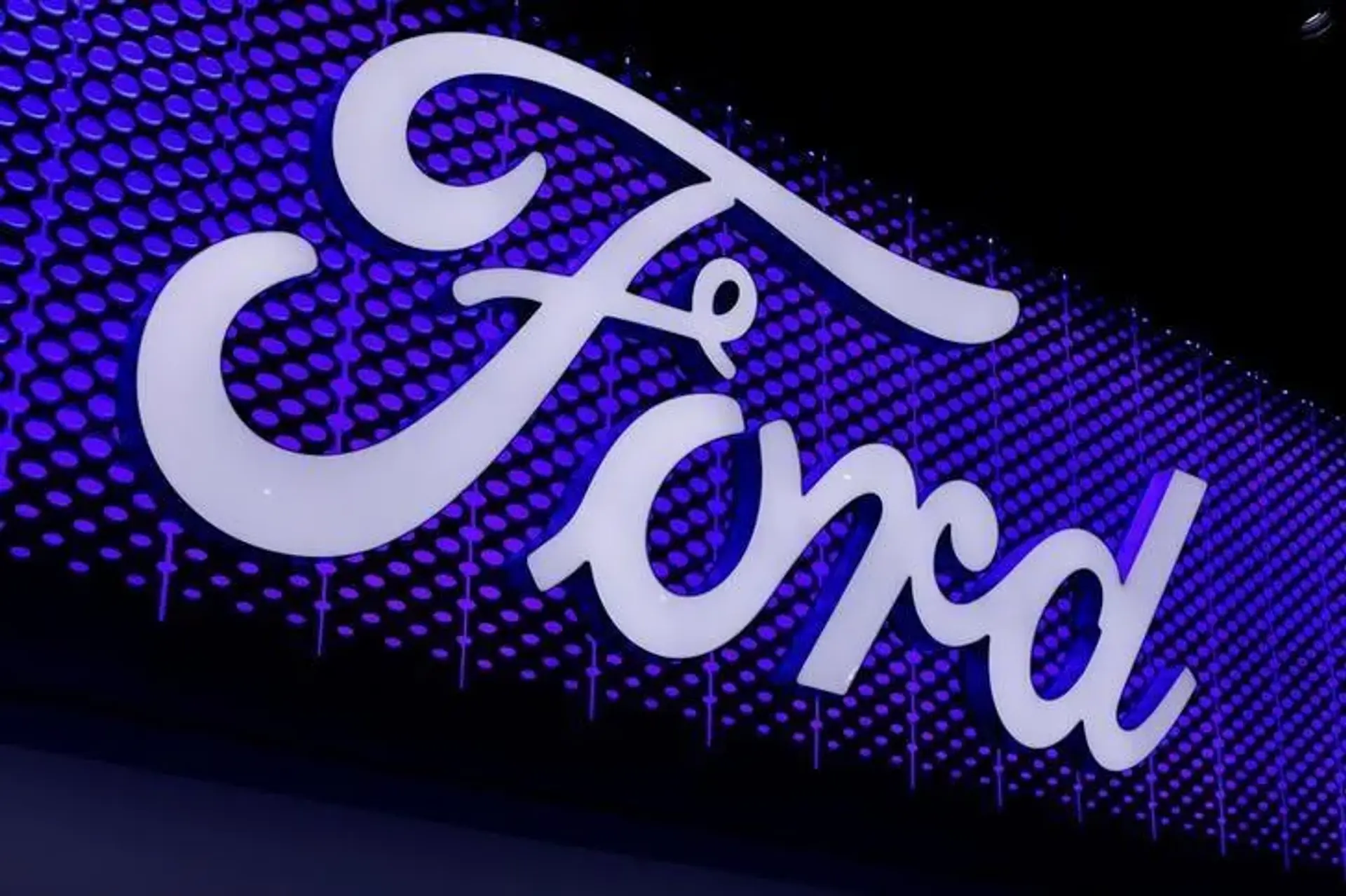 Ford در مراسم CES 2018 ، تحویل سفارشات با ماشین های خودران