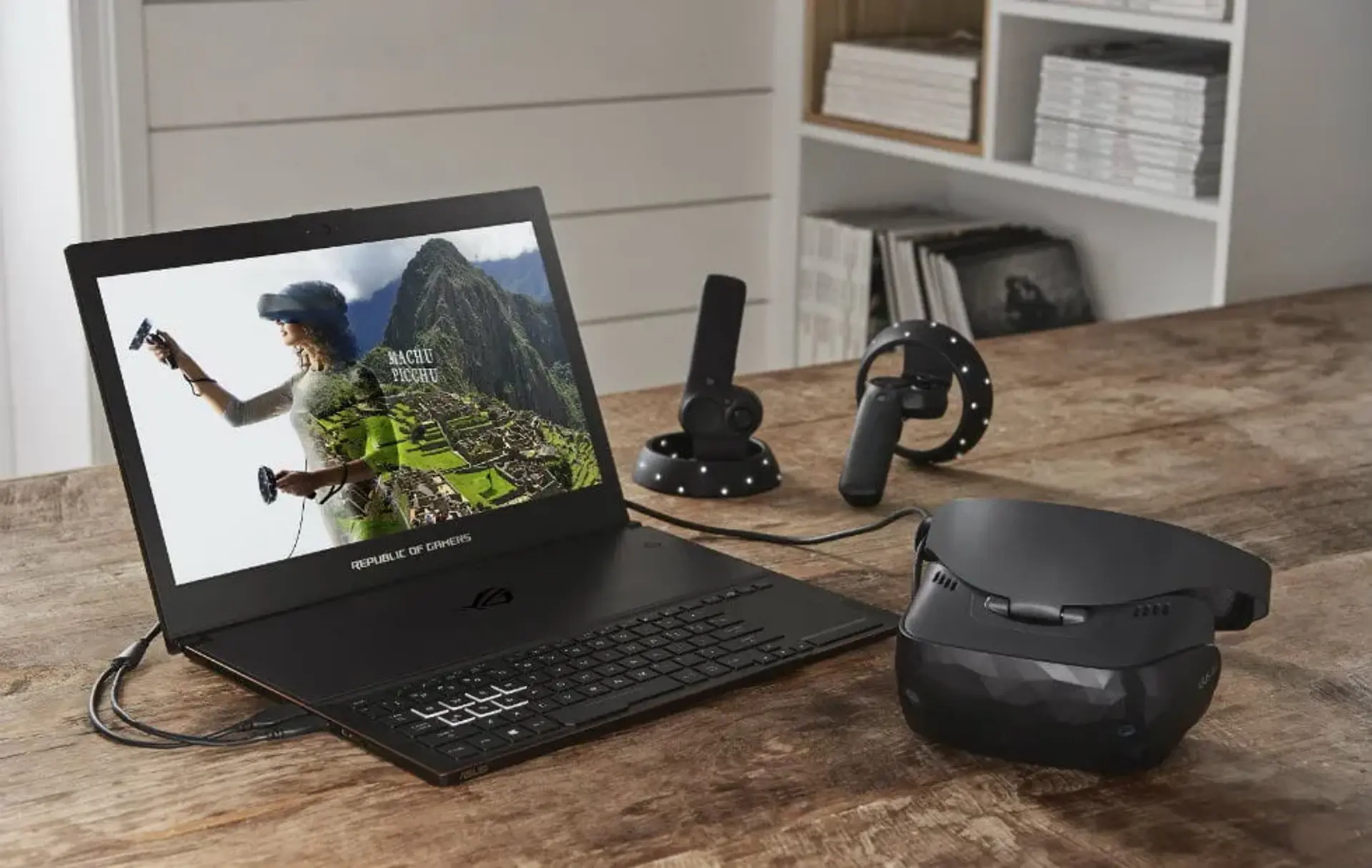 تنوع محصولات ایسوس در CES 2018: از هدست واقعیت ترکیبی گرفته تا تجهیزات ROG