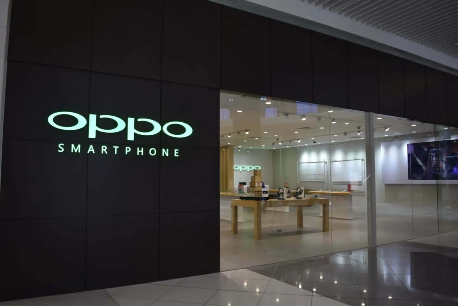 پتنت جدید کمپانی چینی: OPPO هم سودای ساخت تلفن هوشمند منعطف در سر دارد