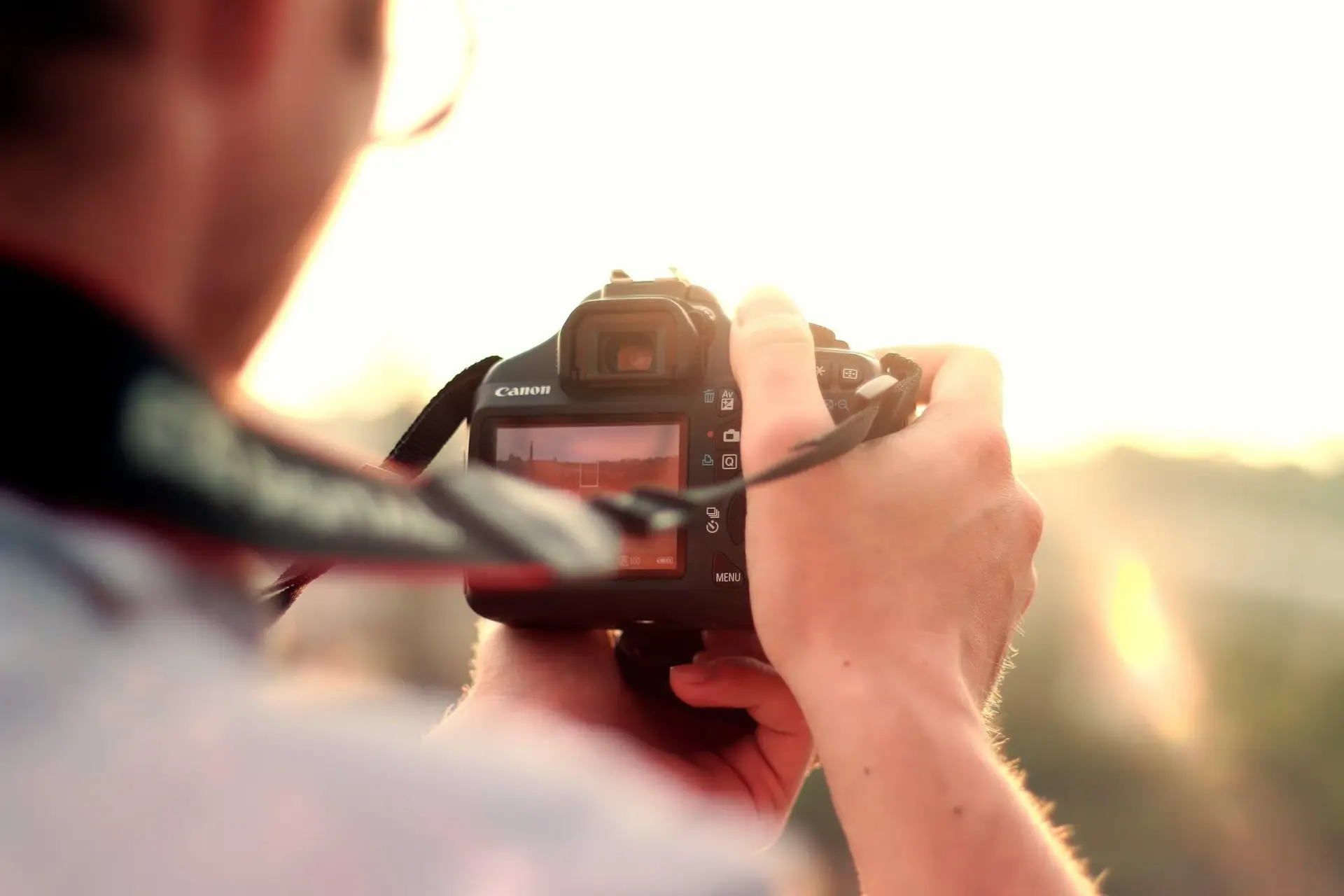 ده دوربین DSLR برتر دنیا در سال 2018 چه مدل هایی هستند؟