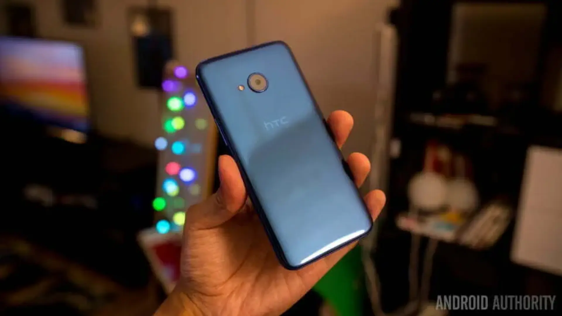 افشای مشخصات HTC Desire 12 با لو رفتن تصویری از جعبه‌ی آن