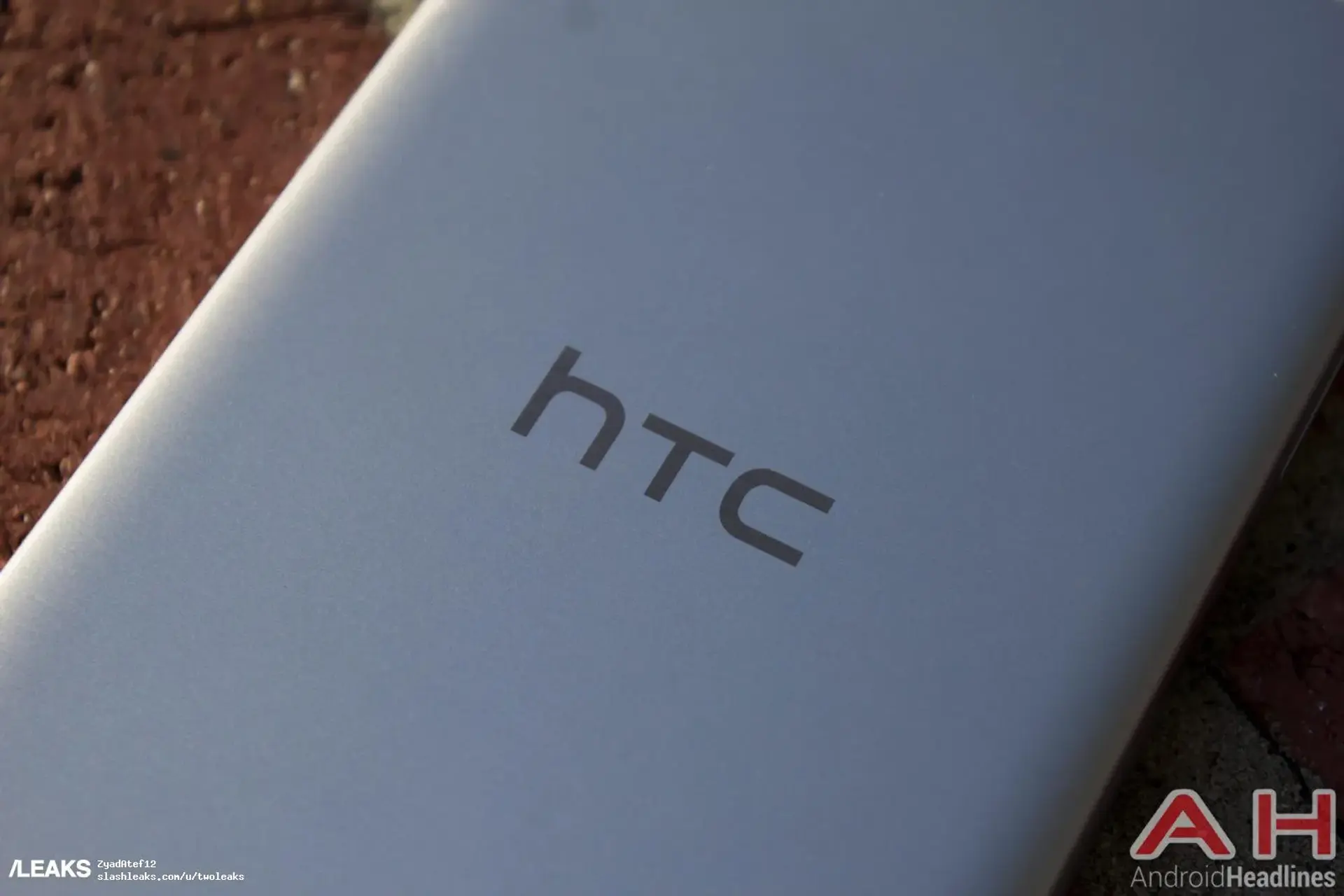 افشای مشخصات HTC دیزایر 12 پلاس