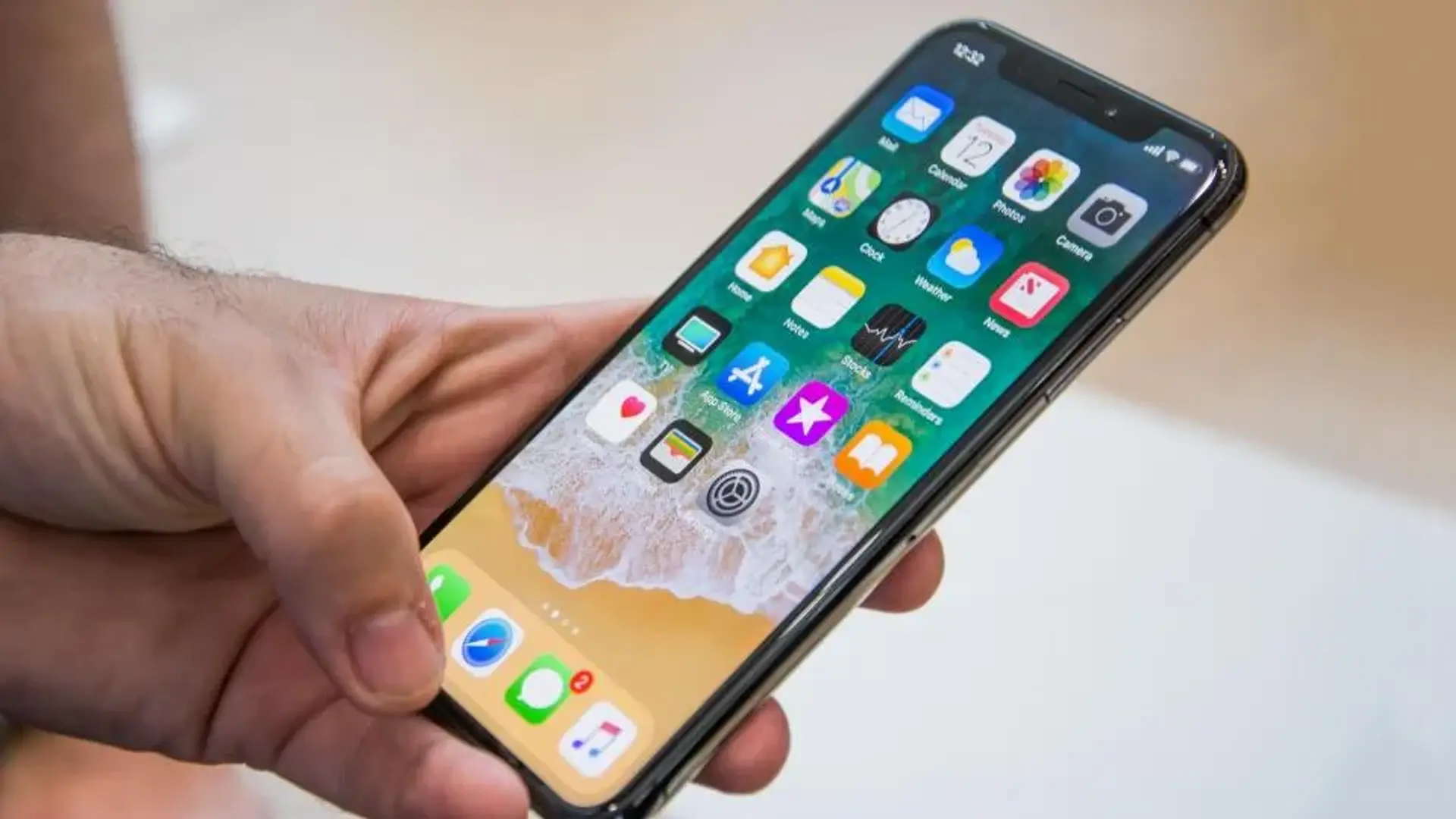 تبلیغ جدید آیفون 10 و انتقال پول با ارسال پیام