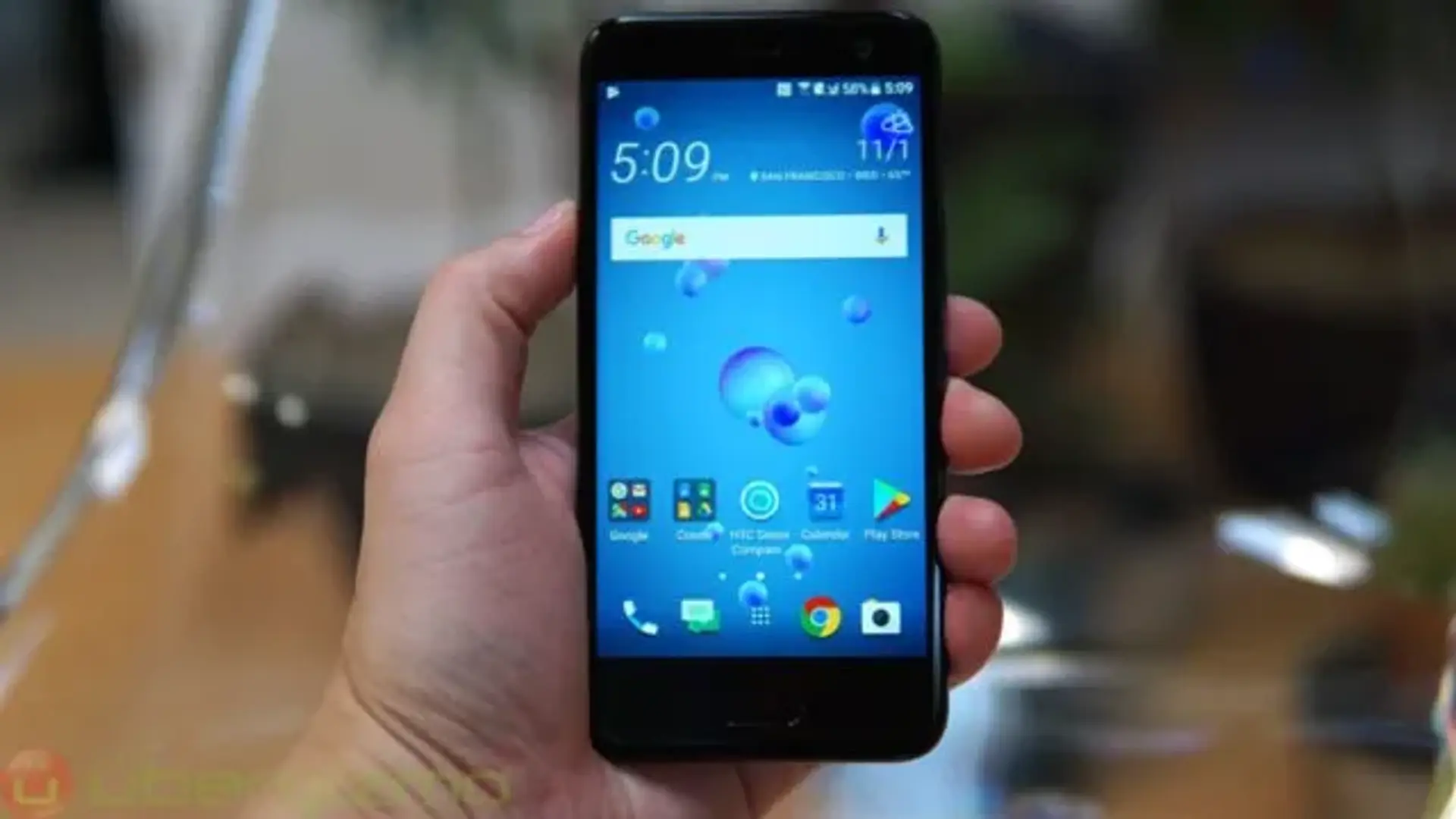 کپی برداری کمپانی HTC از گوشی آیفون 10