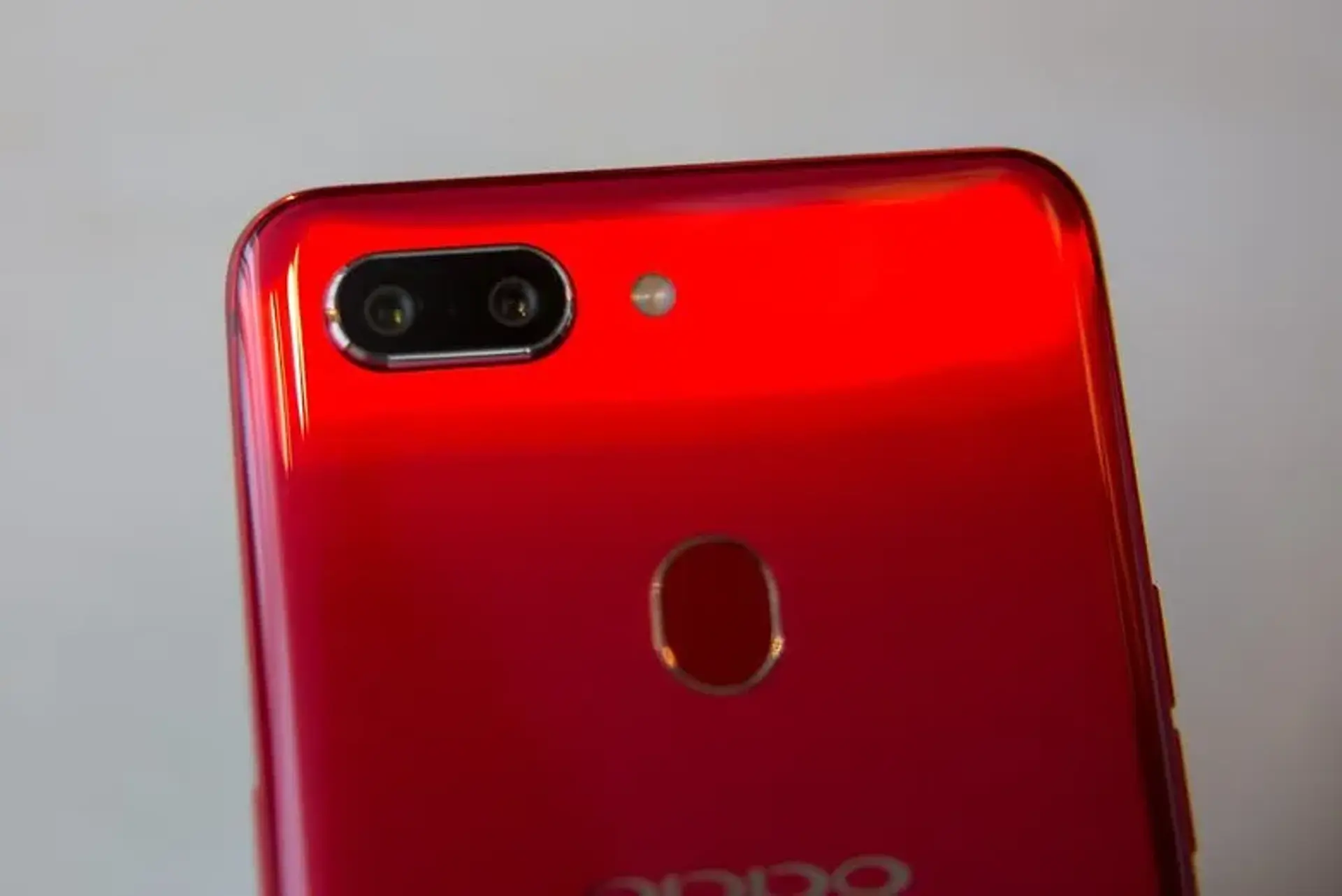 نگاه اول به گوشی اوپو R15