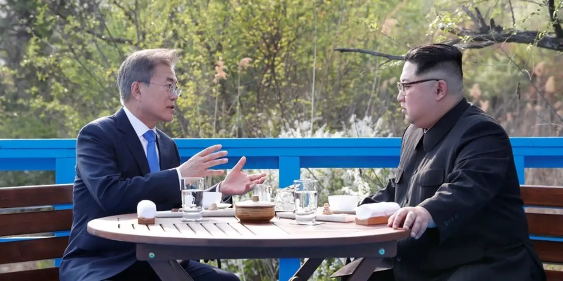 لب خوانی نشست خصوصی رهبر کره شمالی و رییس جمهور کره جنوبی
