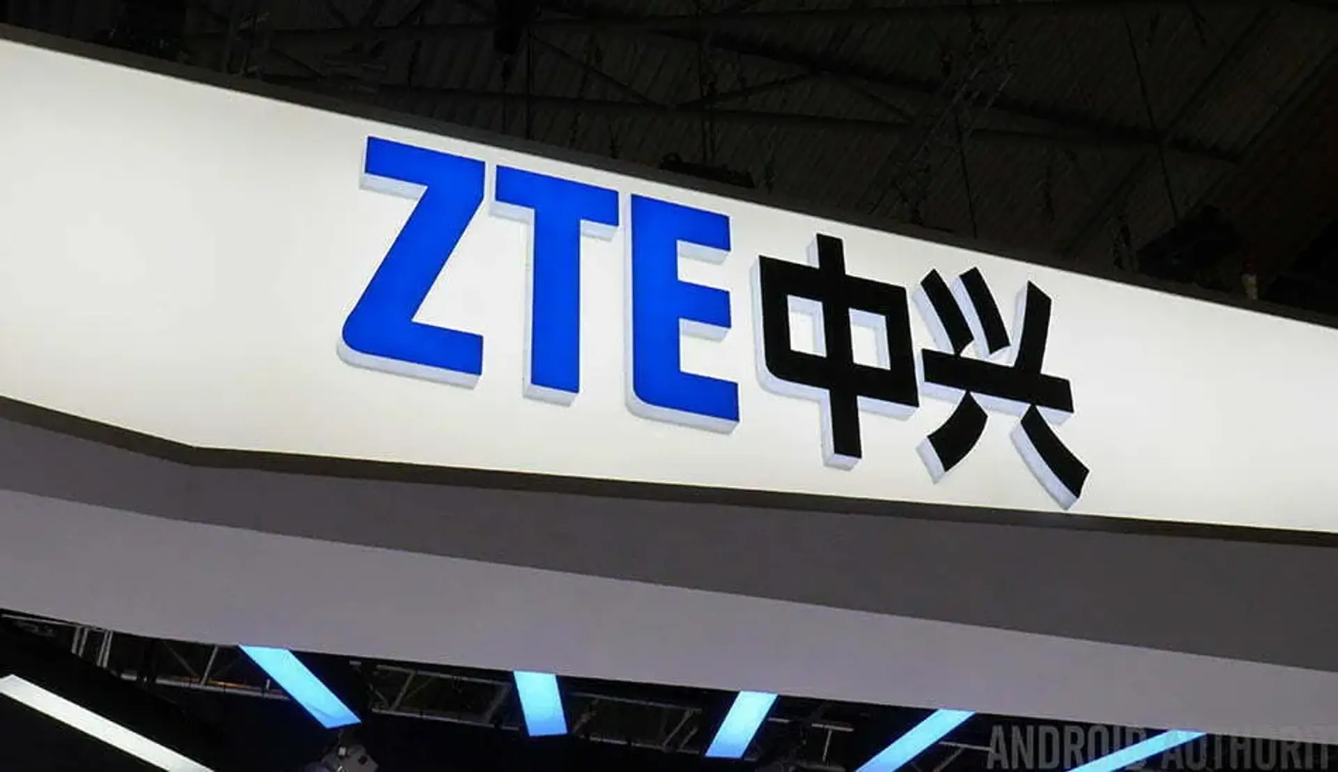 ZTE در پی تحریم‌ از سوی دولت امریکا فعالیت‌های خود را متوقف می‌کند