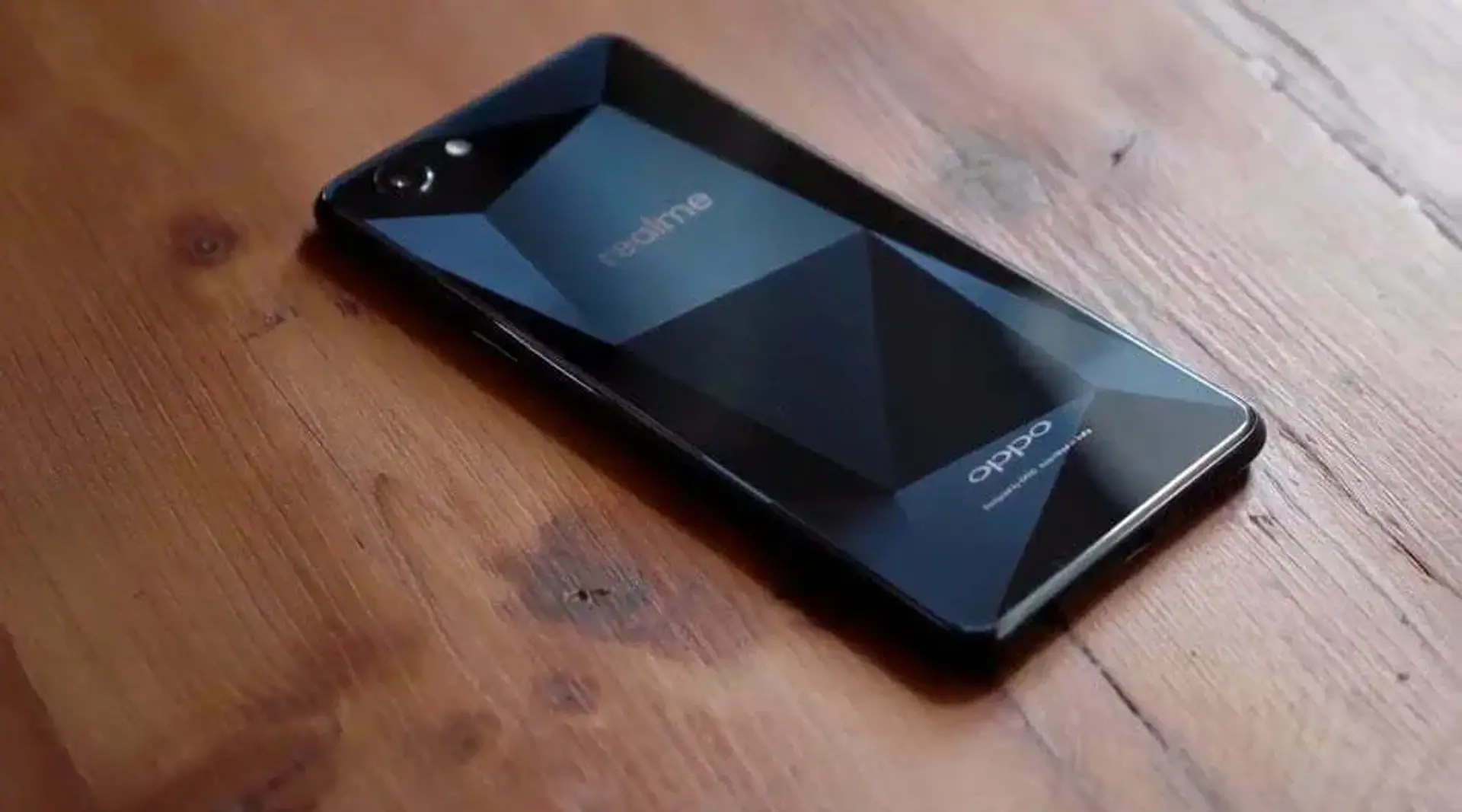 تمامی اطلاعات گوشی هوشمند Realme 1 یک روز قبل از رونمایی فاش شد