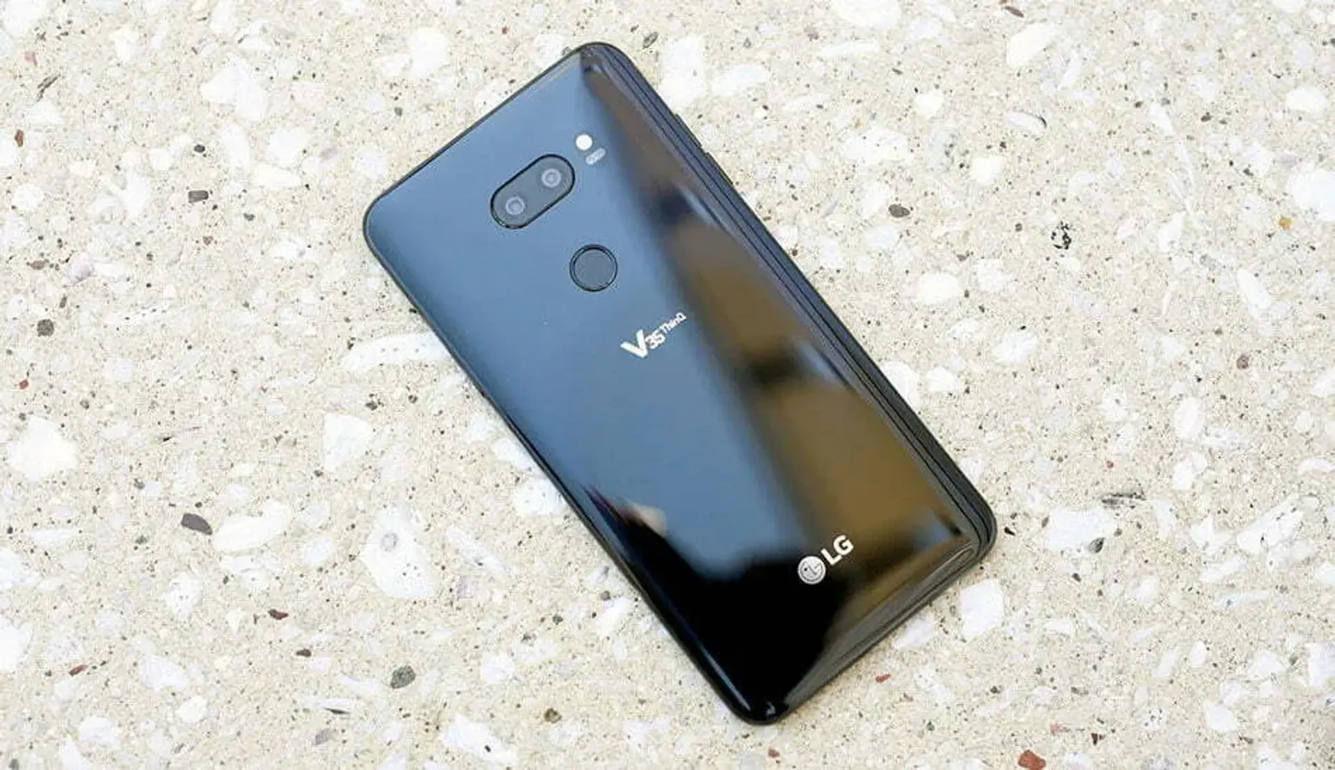 بررسی ال جی V35 تین کیو: پرچمداری با پردازنده مدرن و ظاهری قدیمی
