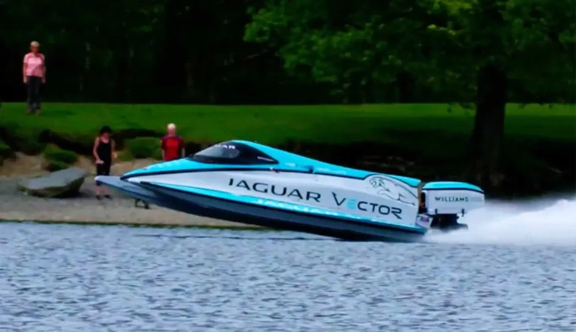 جگوار رکورد جهانی سرعت را با یک قایق الکتریکی شکست