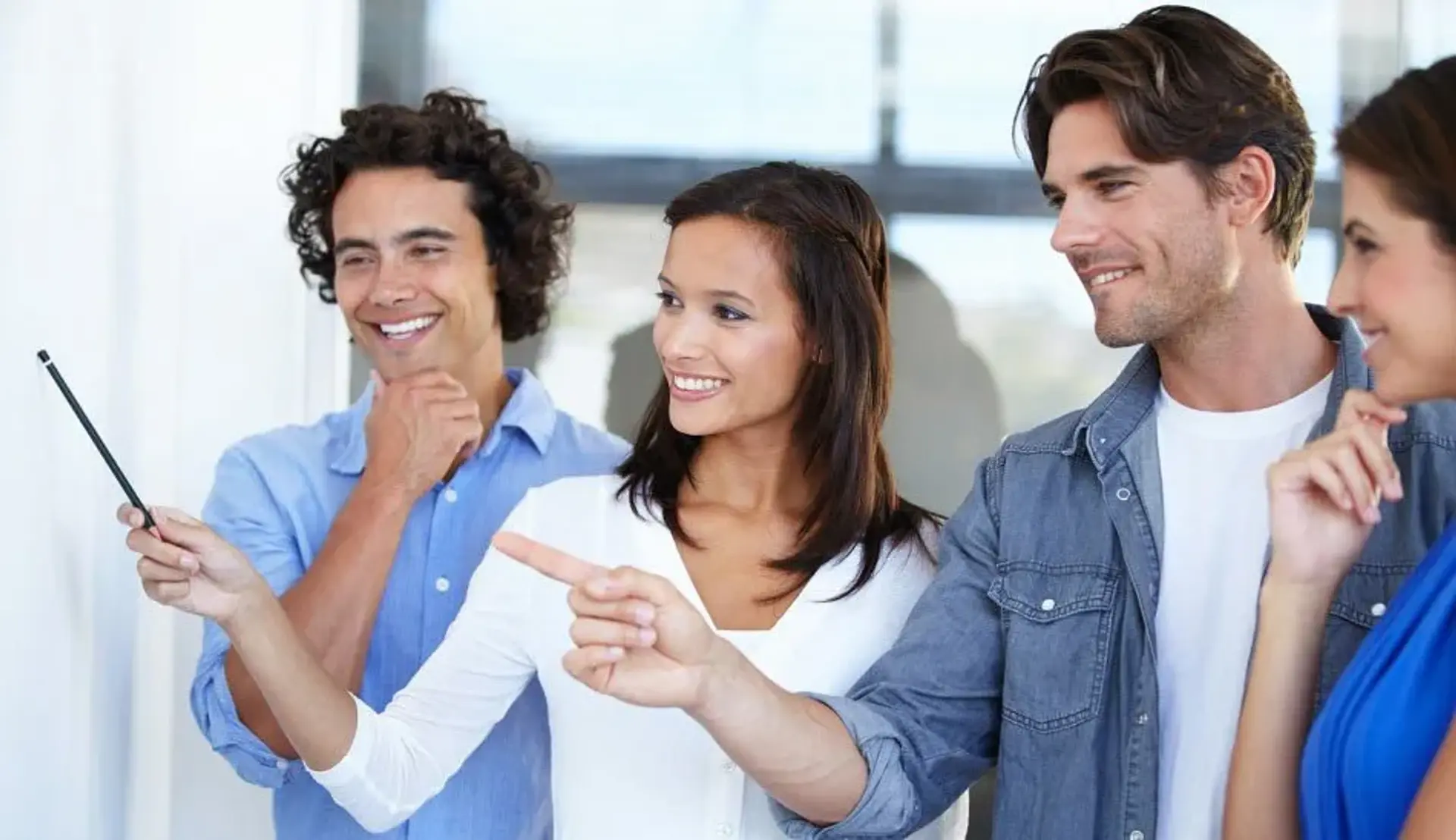 چگونه موفقیت بر روابط کاری و دوستانه تاثیر می گذارد؟