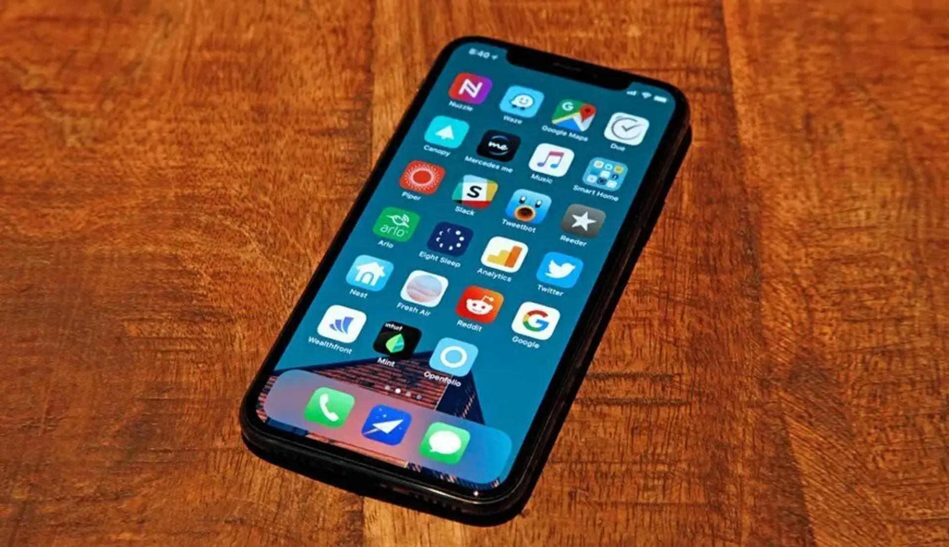 اپل احتمالا تولید آیفون X و آیفون SE را متوقف می کند