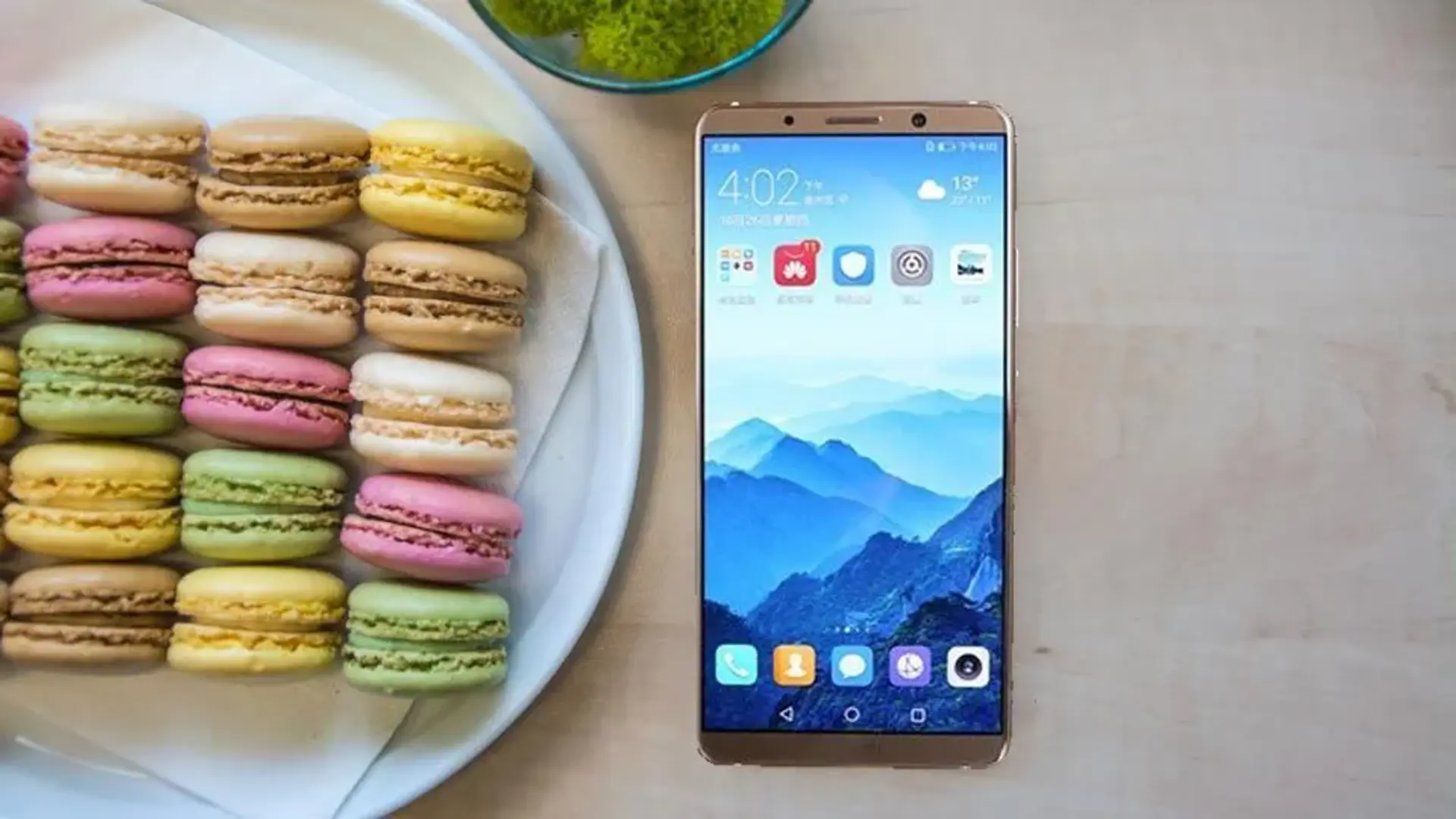 هواوی میت 20 پرو با نمایشگر OLED منحنی عرضه می شود