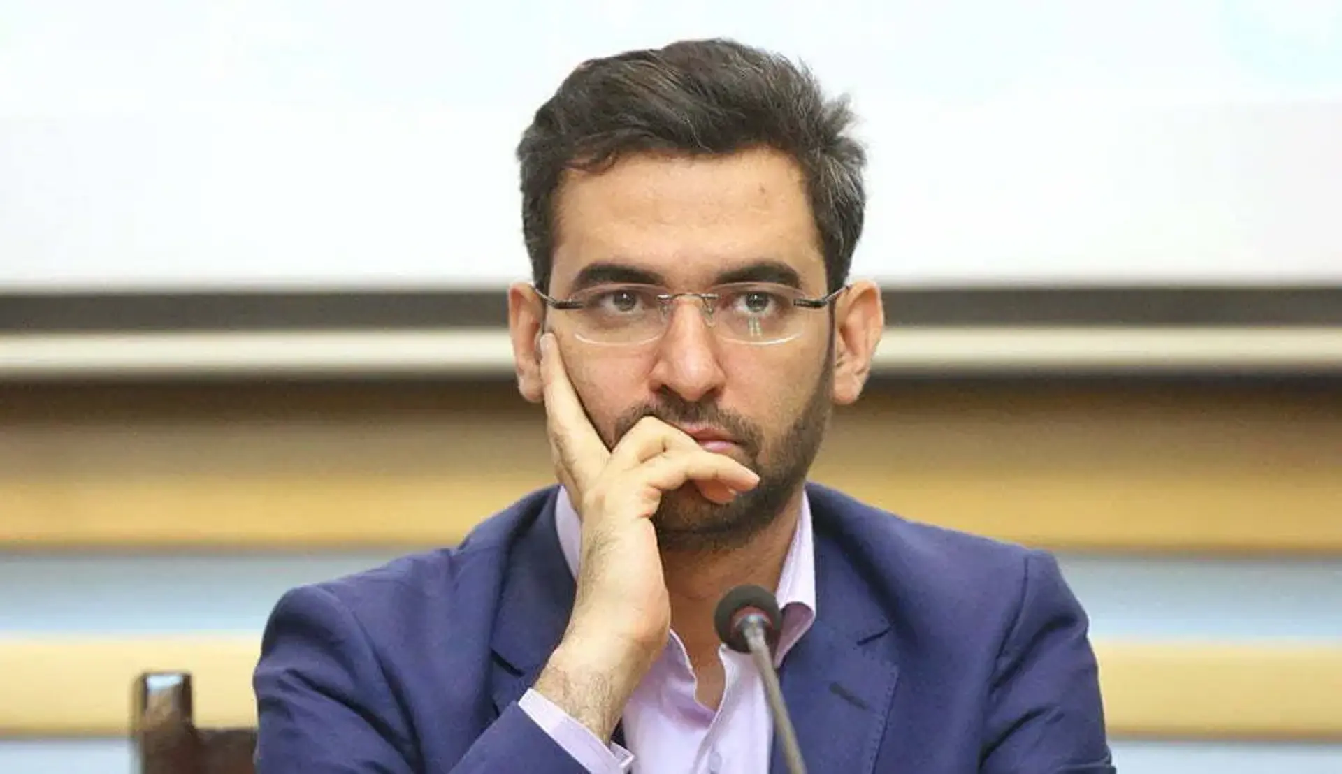 بازدید صمیمانه محمد جواد آذری جهرمی، وزیر ارتباطات از بازار چارسو و فروشگاه پلازا