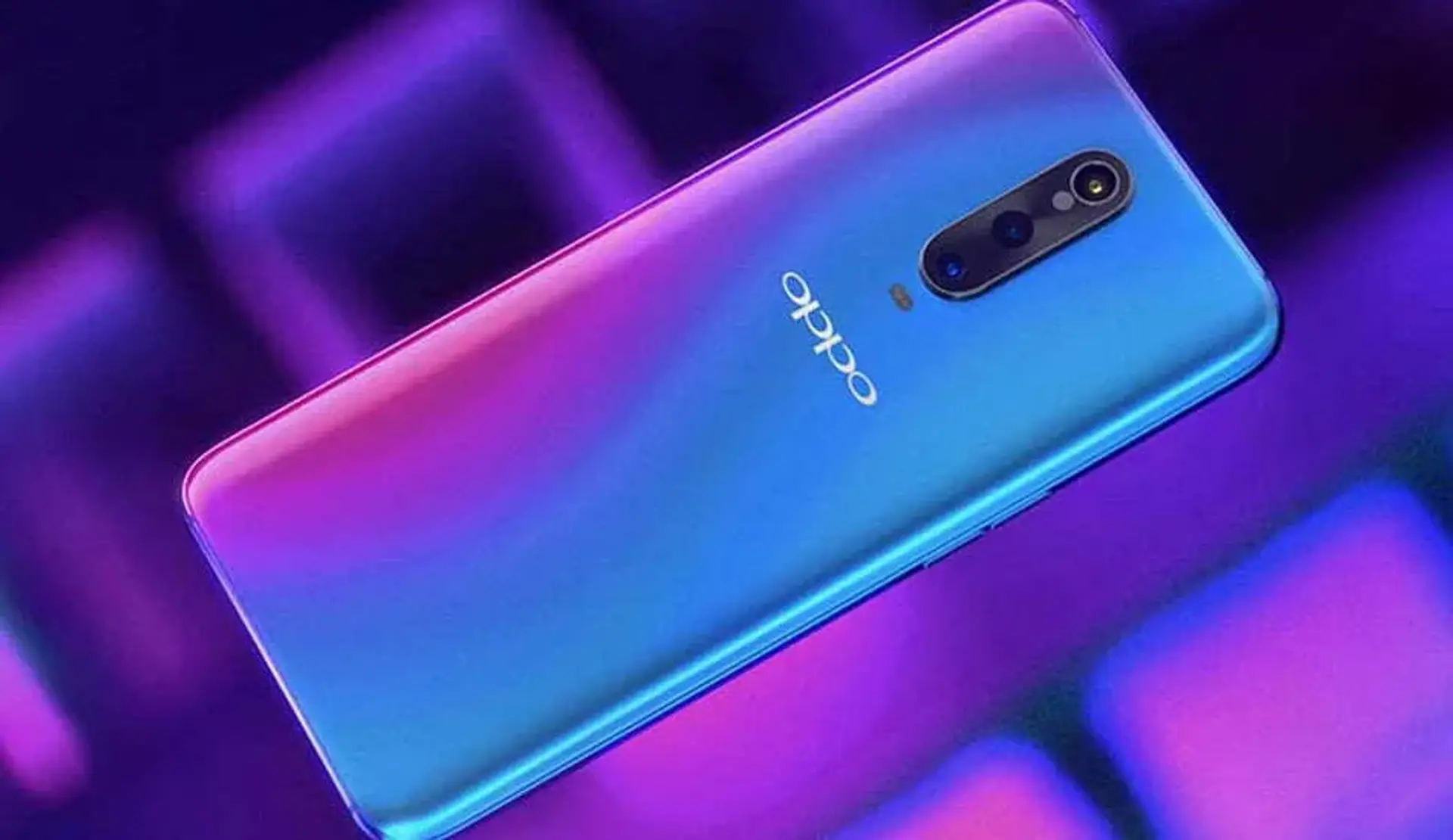اوپو R17 پرو با دوربین سه گانه و پشتیبانی از شارژ سریع VOOC رونمایی شد