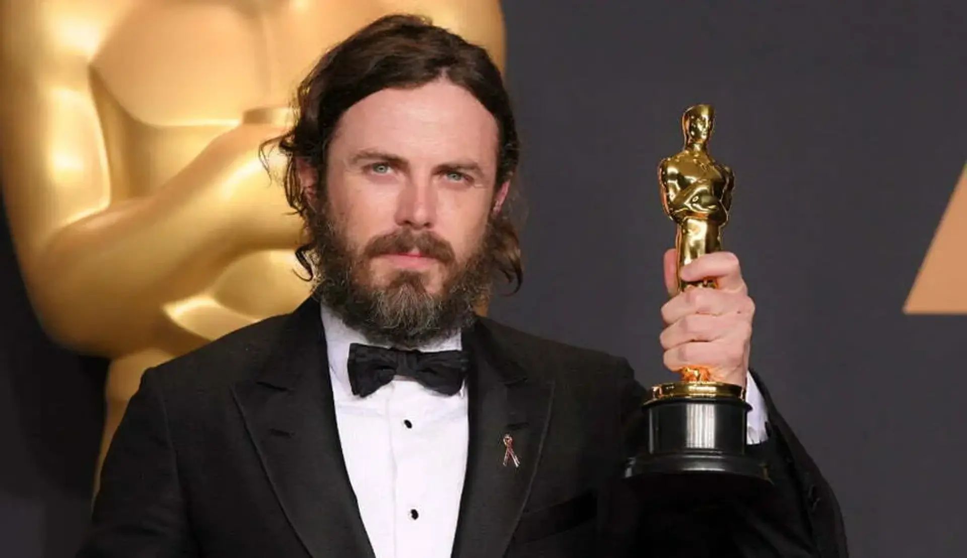 کیسی افلک تهیه کننده و بازیگر فیلم درام ورزشی Fencer می شود