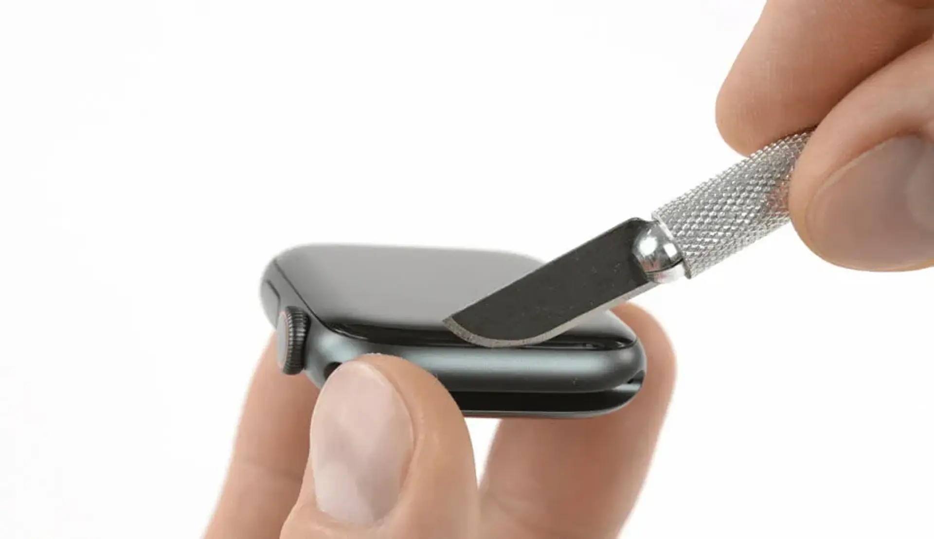 iFixit از نتایج کالبدشکافی اپل واچ 4 می گوید