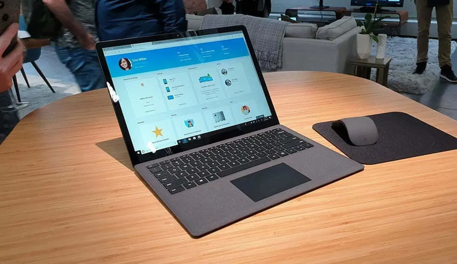 چرا محصولات جدید مایکروسافت پورت USB-C ندارند؟