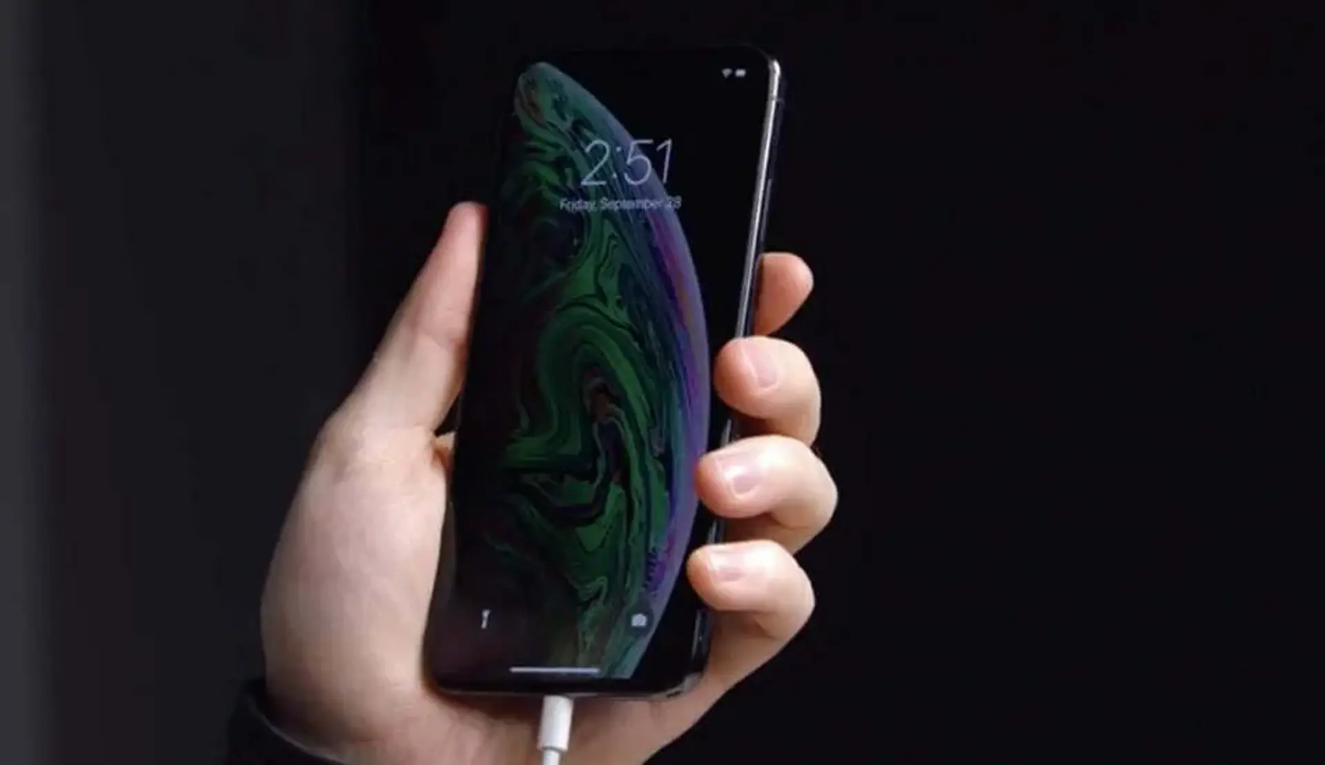اپل برای حل مشکل شارژ شدن آیفون 10 اس آپدیت iOS 12.0.1 را عرضه کرد