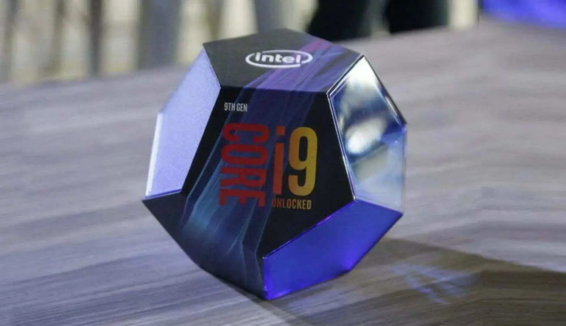 اینتل از پردازنده نسل نهم و هشت هسته ای Core i9-9900K رونمایی کرد