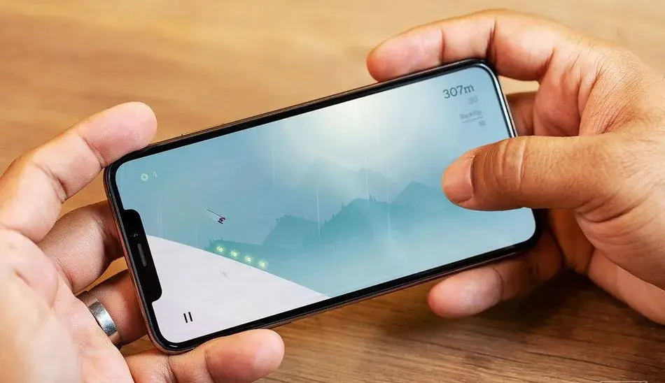 اپل علت کاهش فروش آیفون‌ های ۲۰۱۸ را تعویض ارزان باتری اعلام کرد