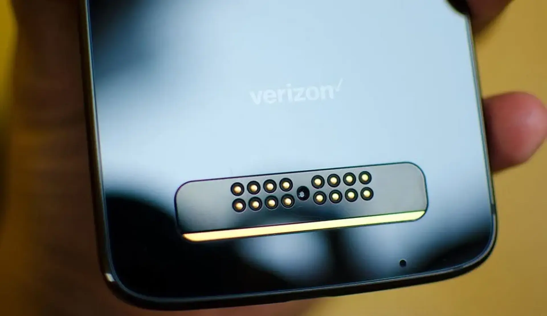 موتو Z3 نخستین گوشی 5G ورایزن است (CES 2019)