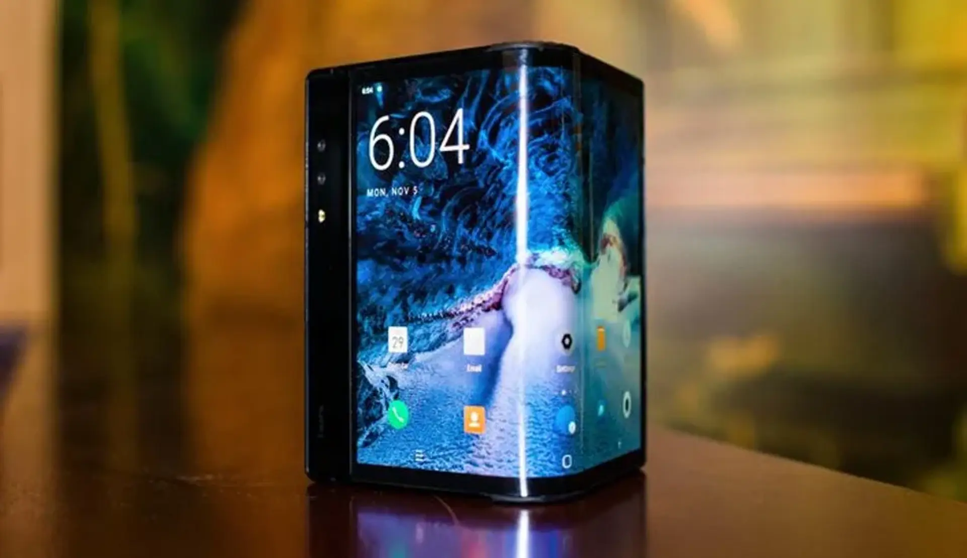 رویول فلکس پای ، اولین گوشی منعطف جهان معرفی شد (CES 2019)
