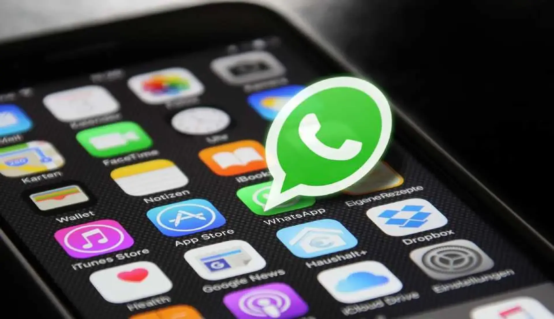 واتساپ فوروارد کردن پیام ها را به پنج چت محدود می کند