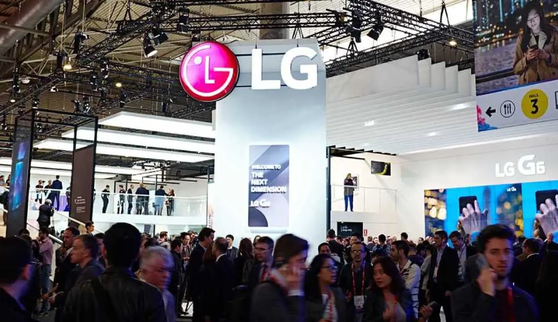 ال جی با جی 8 تین کیو و گوشی 5G وی 50 تین کیو به MWC 2019 می آید