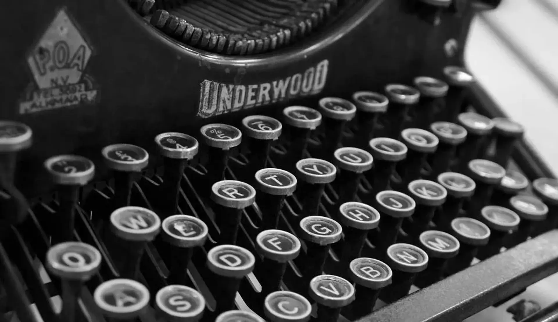 تاریخچه کیبوردهای QWERTY: تایپ کردن در گذر زمان!