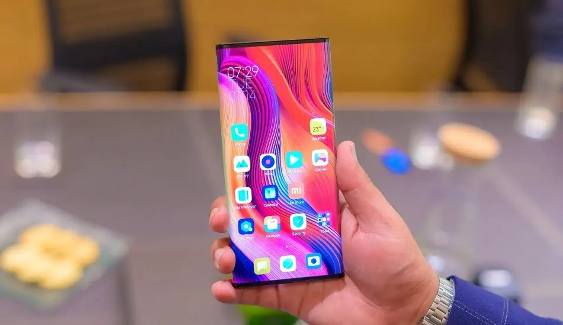 بررسی گوشی Mi Mix Alpha شیائومی ؛ مشخصات، قیمت، دوربین